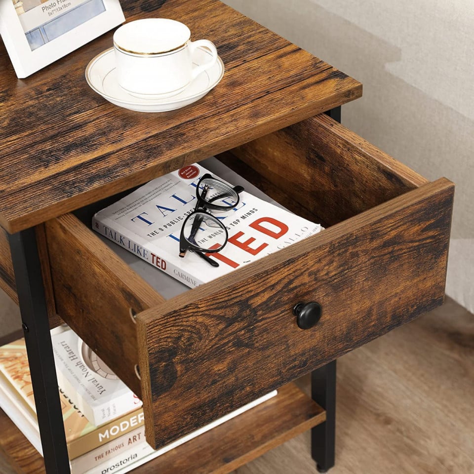 VASAGLE Noptiera din lemn cu cadru din otel, 1 sertar si 1 raft, 40x40x55, maro rustic si negru