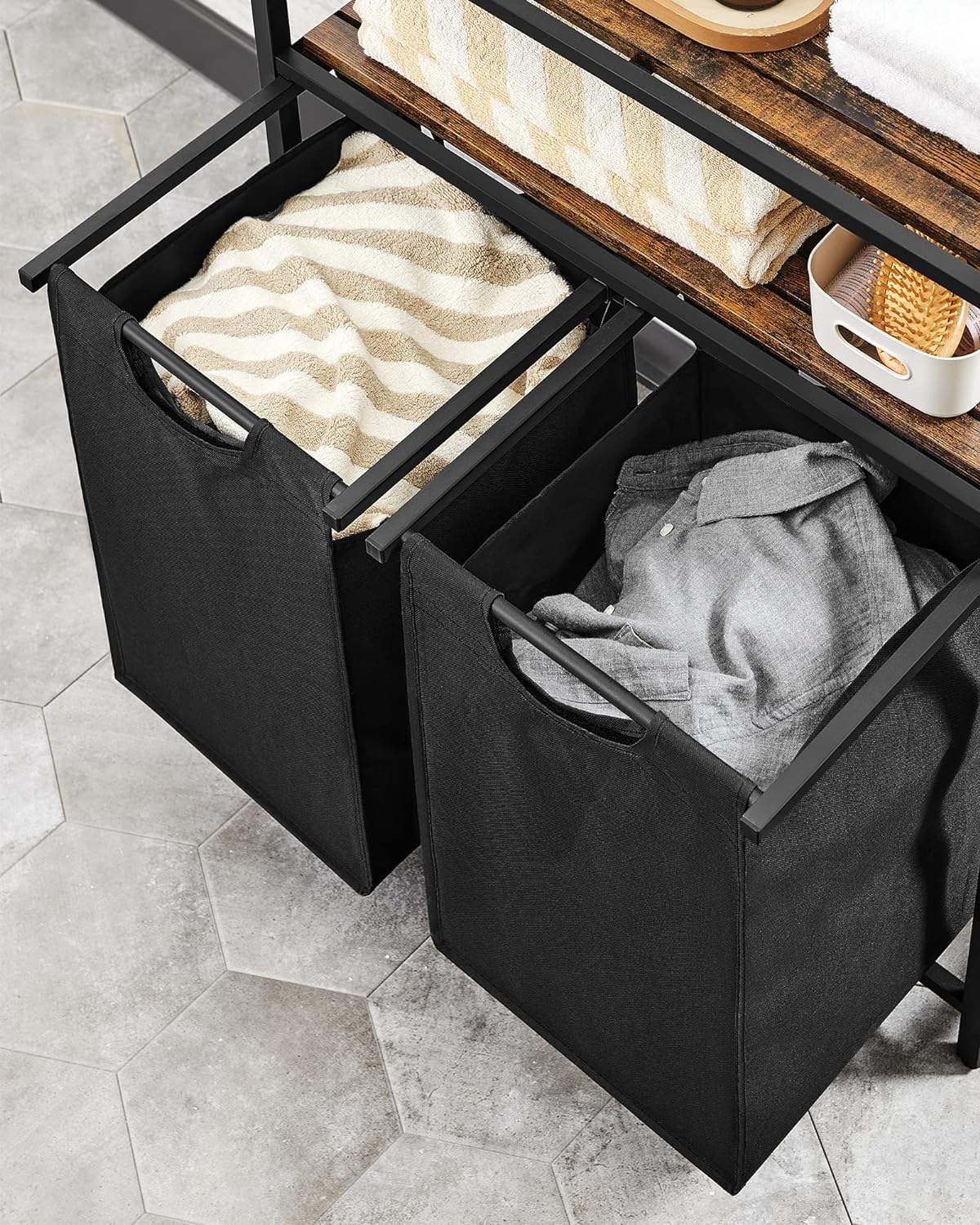 Cos de rufe, cu 2 saci detasabili, 2 rafturi, capacitate de 46L per sac, 73x33x72cm, maro rustic si negru