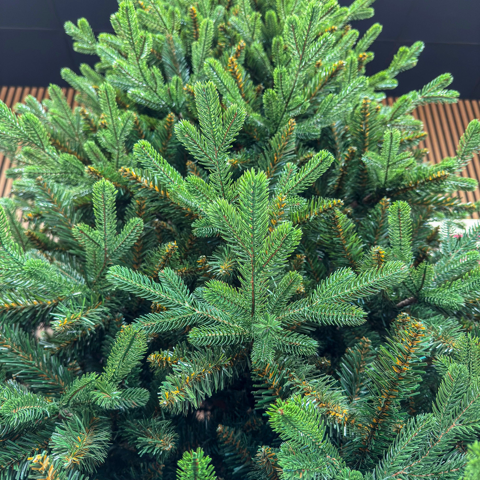 Brad artificial Christmas Deluxe by Sersimo, Alaska, verde, mix 2D+3D, 210 cm
