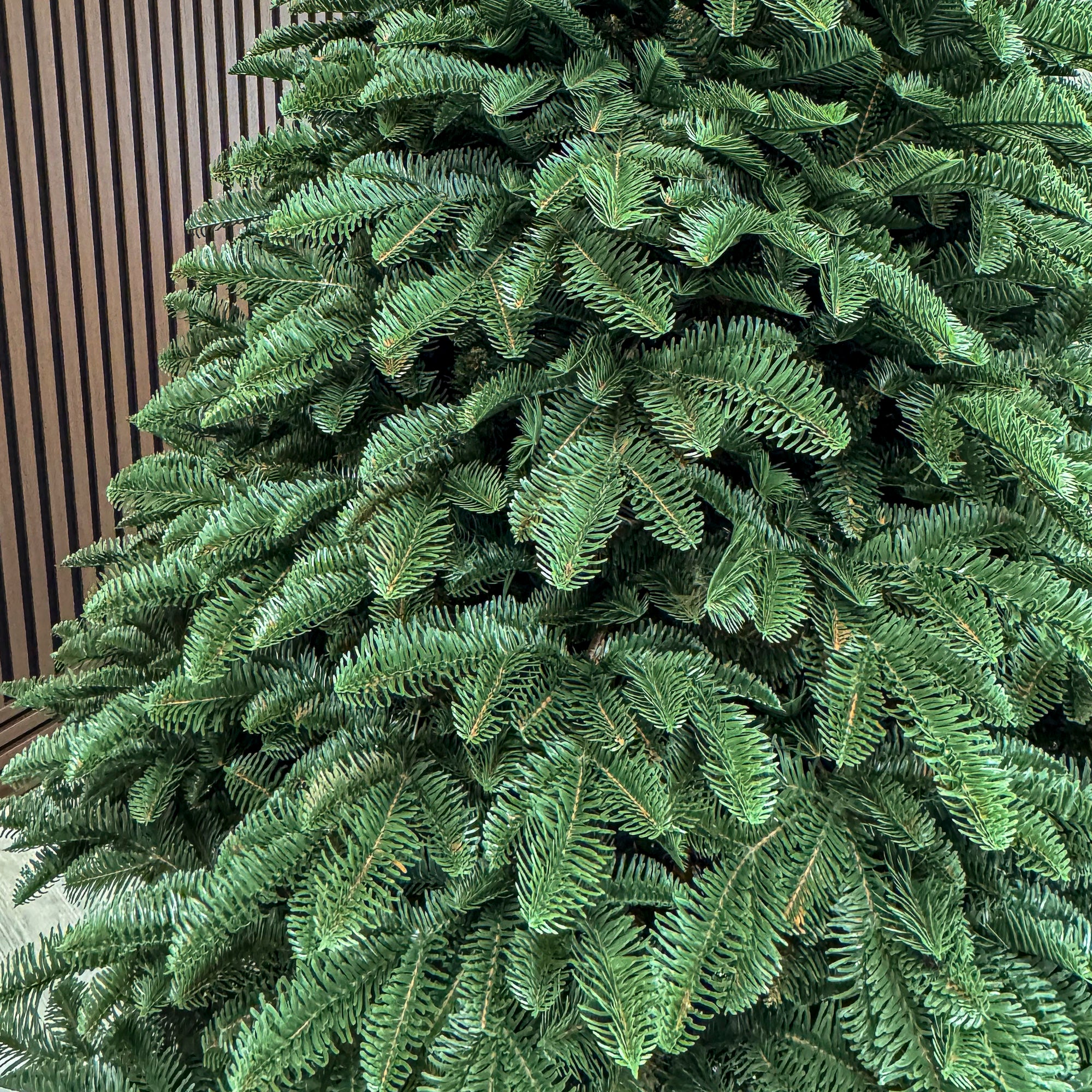 Brad artificial Christmas Deluxe by Sersimo, Alaska, verde, mix 2D+3D, 230 cm