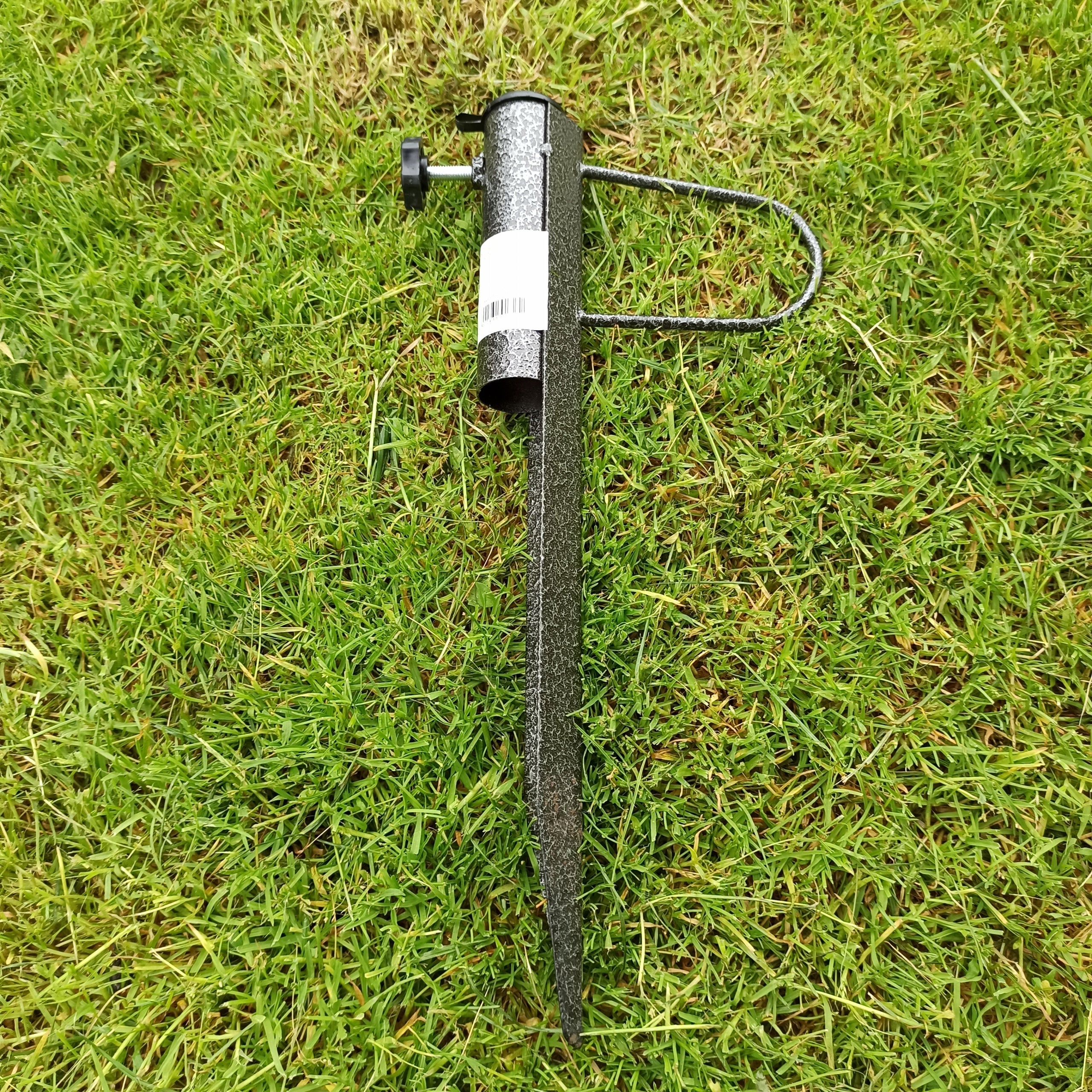 Suport metalic pentru umbrela de plaja sau gradina, cu infigere in sol, diametru tije 25–35 mm, 42 cm