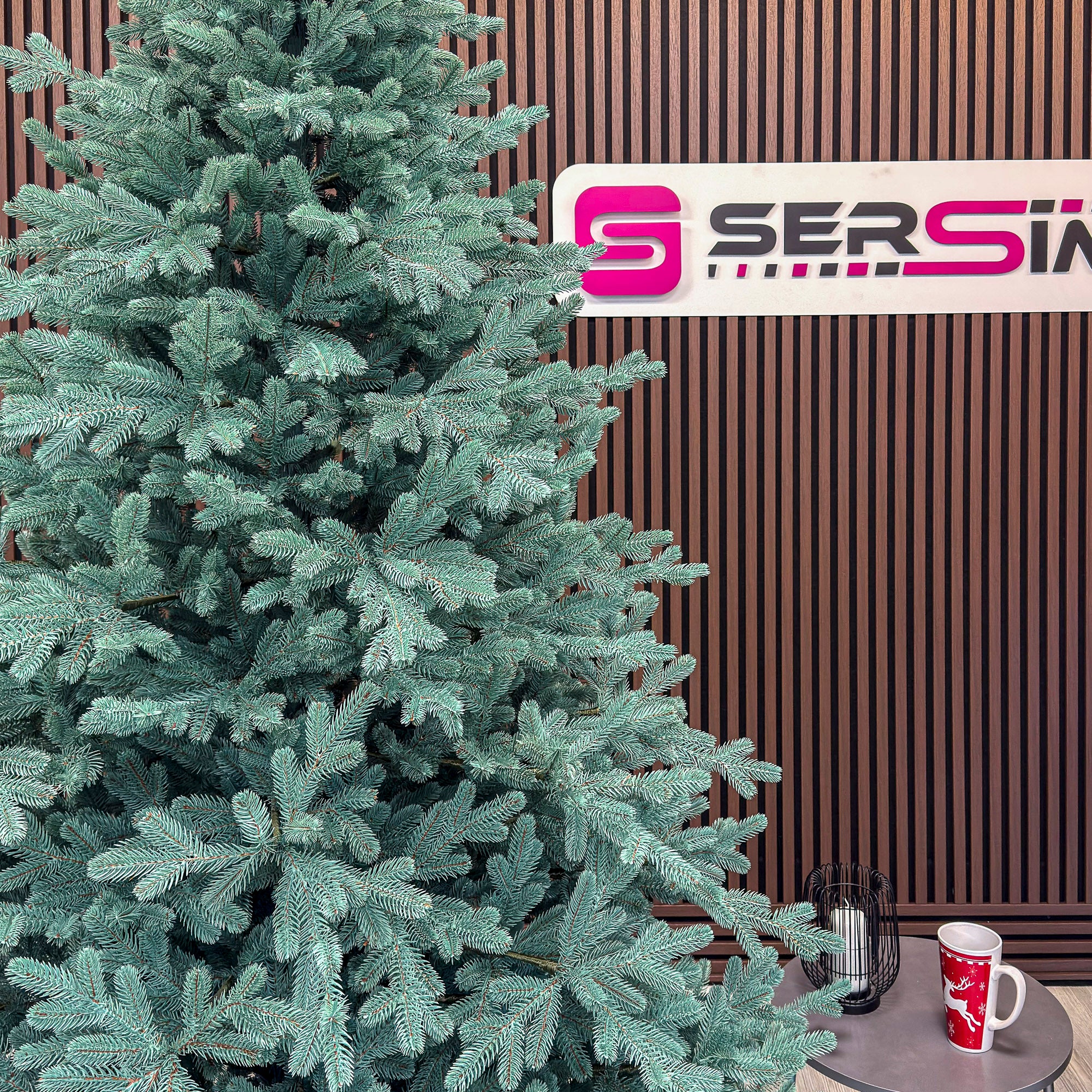 Brad artificial Christmas Deluxe by Sersimo, Viena Select argintiu, integral 3D, 250 cm