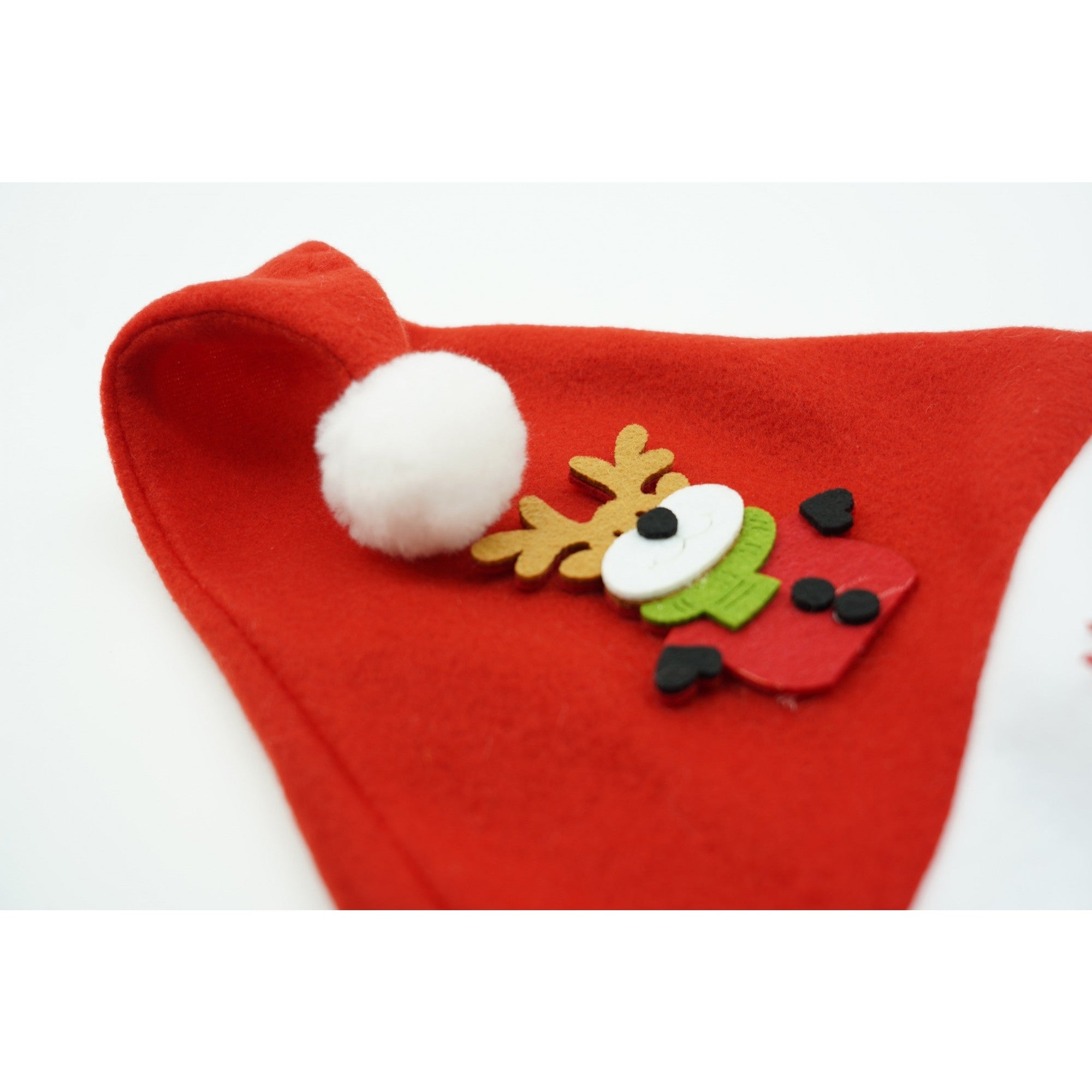 Caciulita de Mos Craciun,cu model de Ren si ornament fulg de nea, rosie, marime universala, material textil