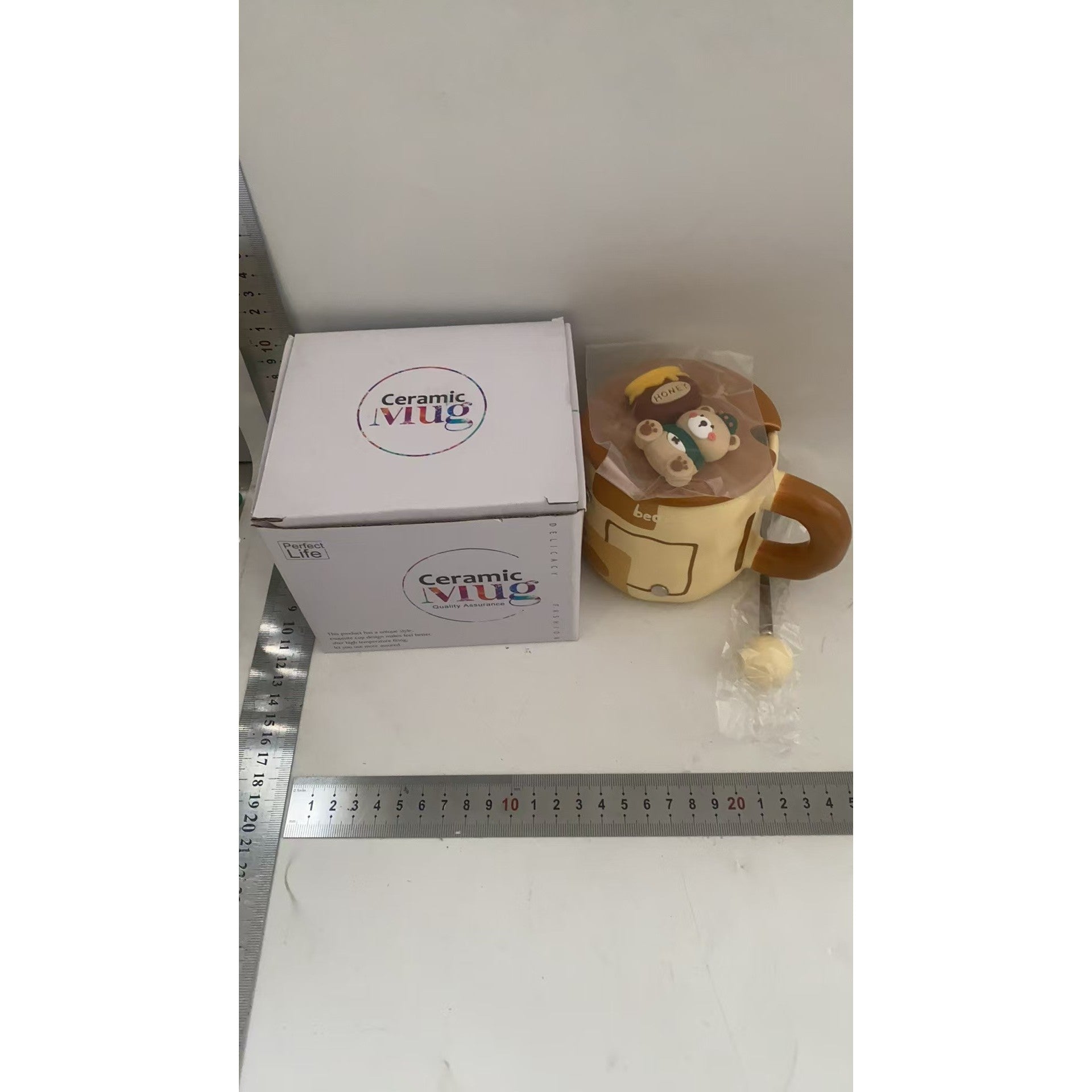Cana din Ceramica, Model Urs pentru Baieti, Cana Universala, Cana pentru Ceai, Cana cu Lingura Metalica si Capac, 9.6 x 9.5 x 9.5 cm, 400 ml Bej
