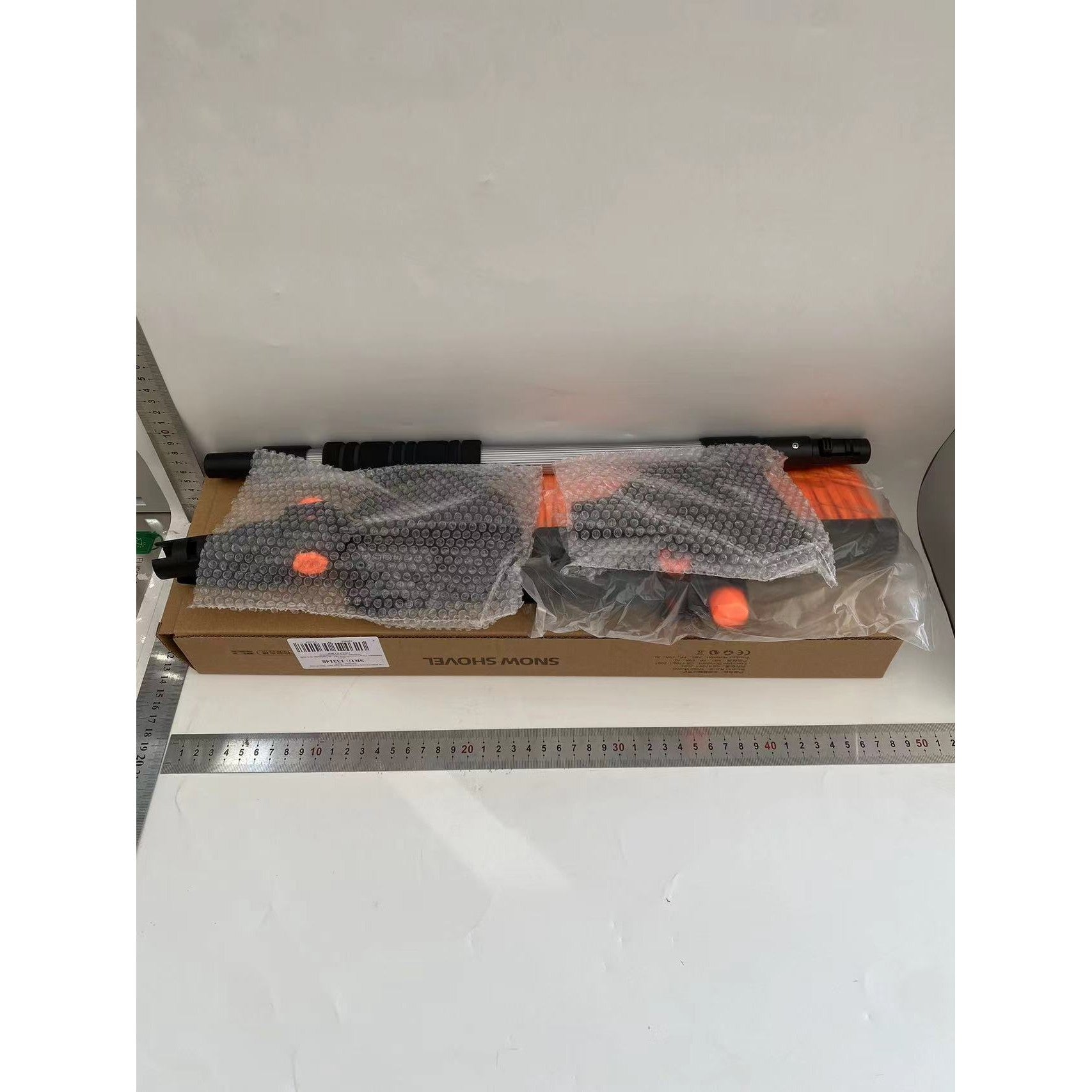 Racleta Auto pentru Zapada cu Doua Capete, Flippy, Dezapezire Masina, cu Maner Lung, Ergonomica, Detasabila, pentru Geamuri si Caroserie, Usor de Utilizat, 48 cm- 78 cm, Gri inchis