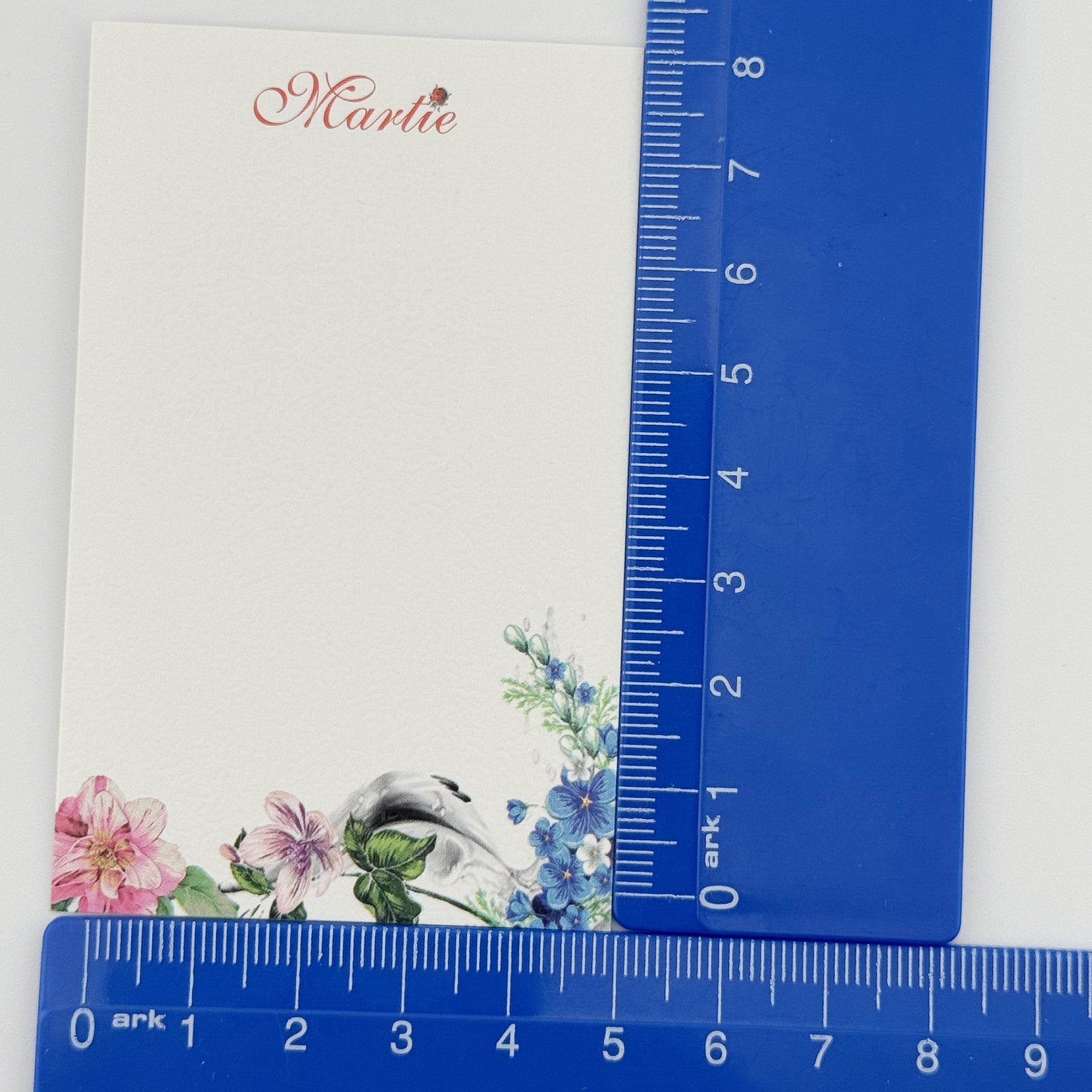 Cartonase Ambalaj pentru Martisor, Set 200 buc, Model Martie Flori Colorate, 9 x 5 cm, Alb
