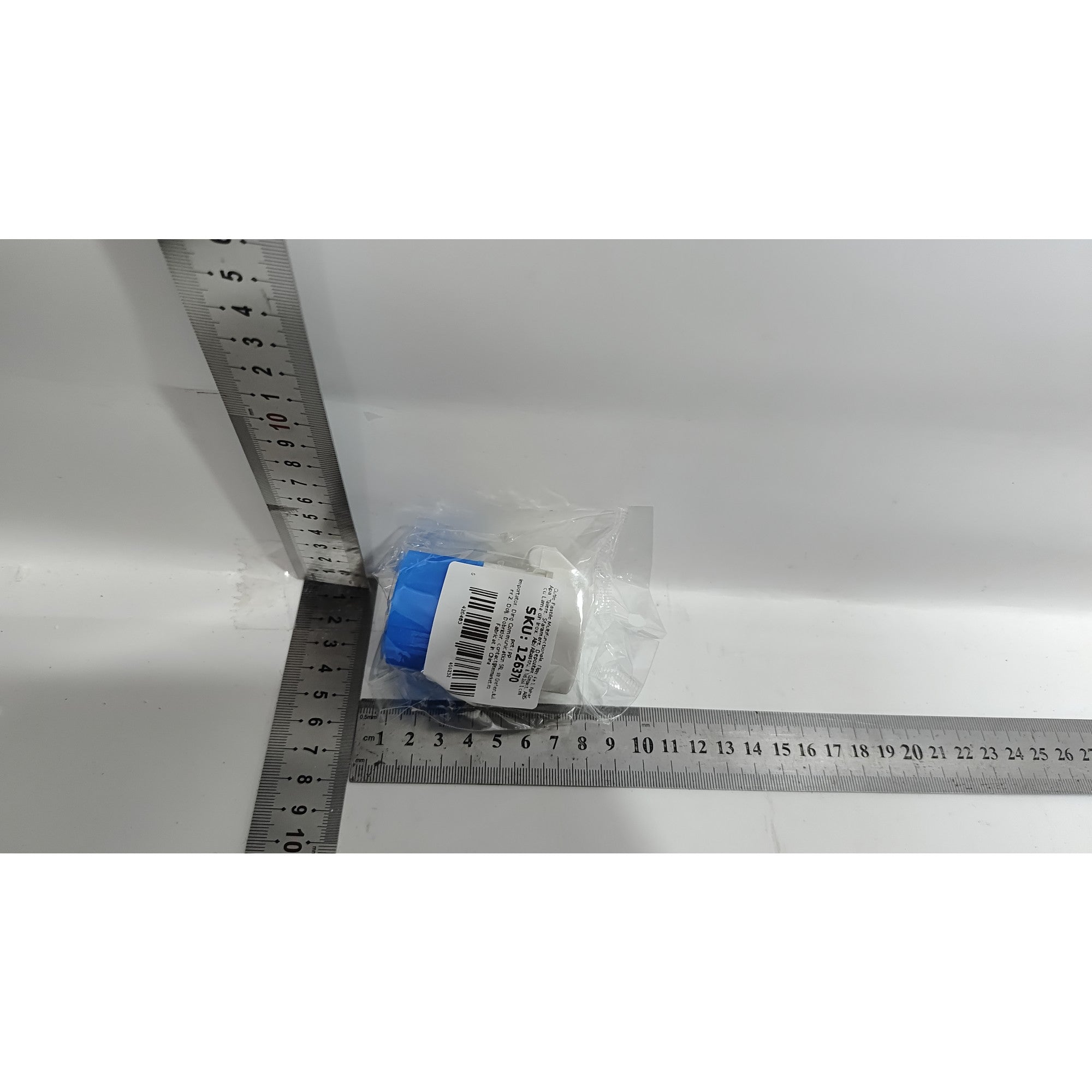 Cutie Pastile Multifunctionala, 4 in 1, Pahar Apa, Taiere, Sfaramare, Depozitare, Compact, ABS cu Lama din Inox, Alb/Albastru, 8.7x6.2x4.1 cm