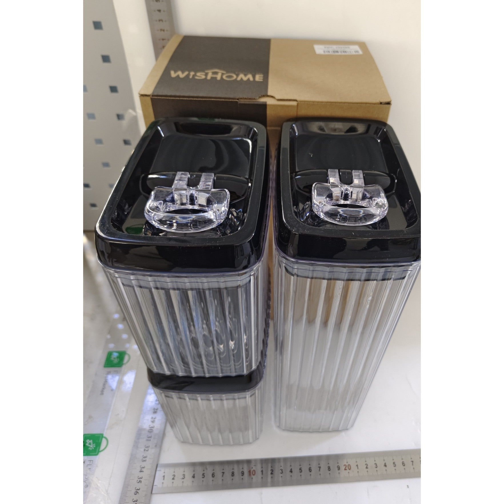Set 3 Recipiente din Plastic, pentru Alimente/Obiecte, Inchidere Ermetica, Textura Ondulata, 2 x 1.5l, 1 x 3.3 l, Transparent