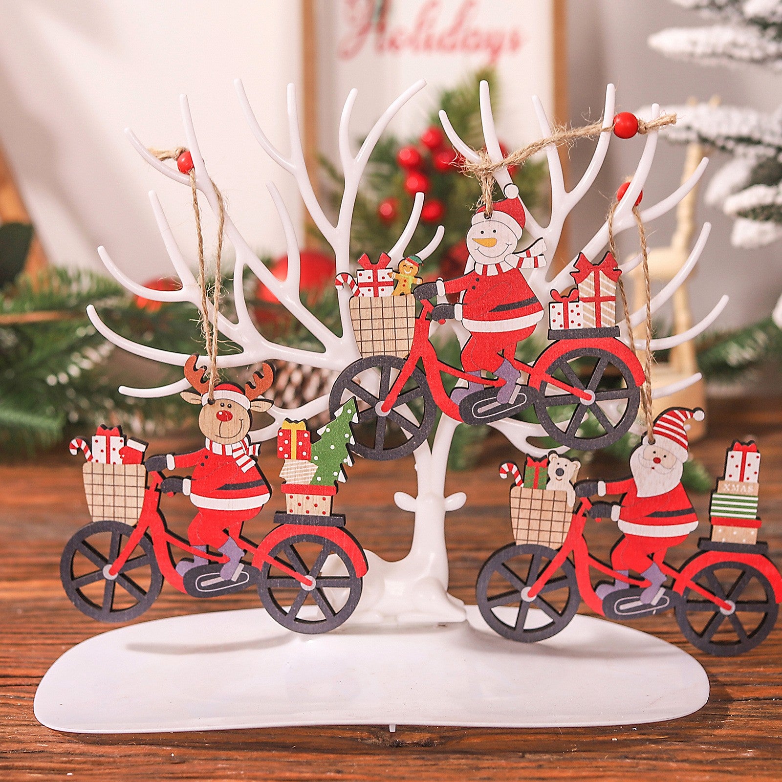 Decoratiune de Craciun din Lemn, cu Snur pentru Agatare in Brad, Model Ren pe Bicicleta, 10.3x11.5x0.5 cm, Multicolor