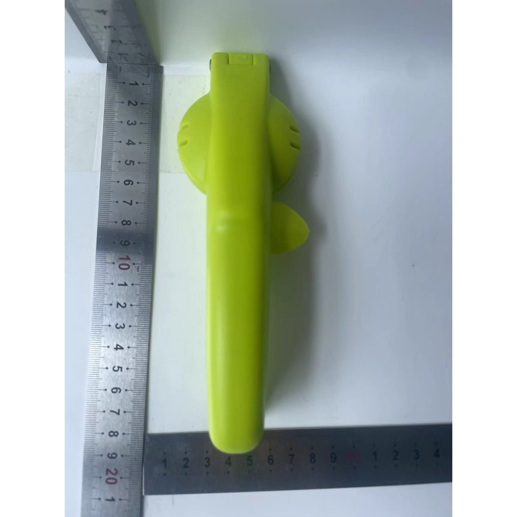 Dispozitiv de spart nuci si castane ABS si otel, 17.5 x 5.5 x 5 cm, usor de utilizat, verde
