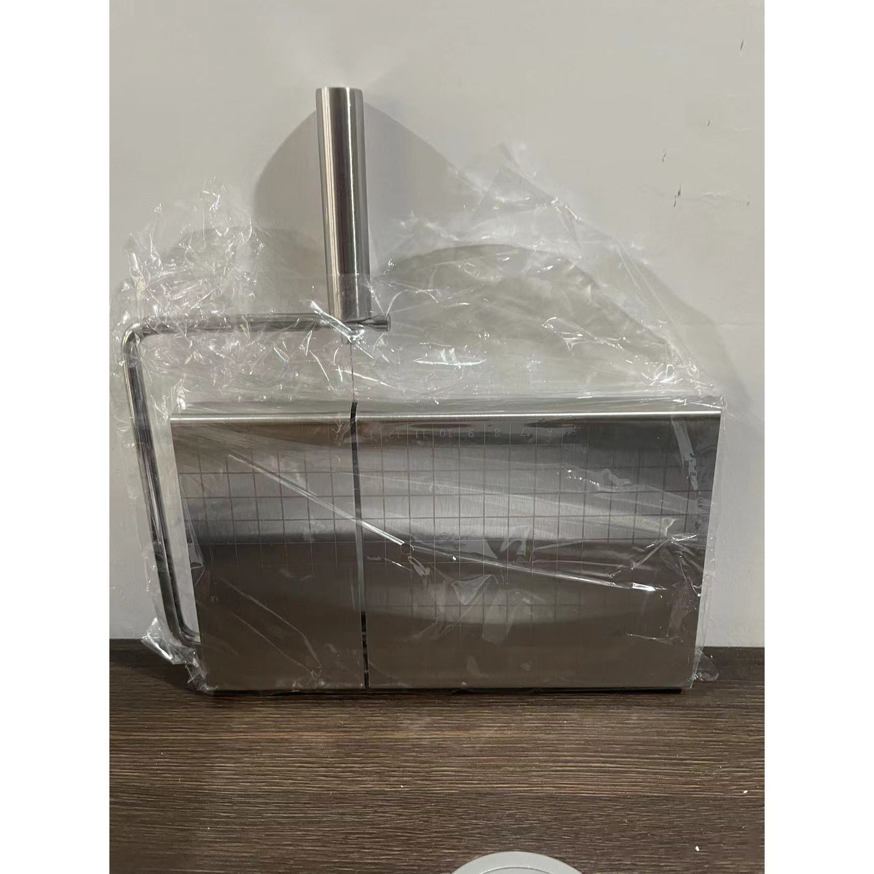 Feliator manual pentru cascaval, salam, prajituri, unt, din otel inoxidabil, usor de curatat si utilizat, 5 lame de schimb incluse, picioare antiderapante, 21 x 12.2 x 2.8 cm, argintiu