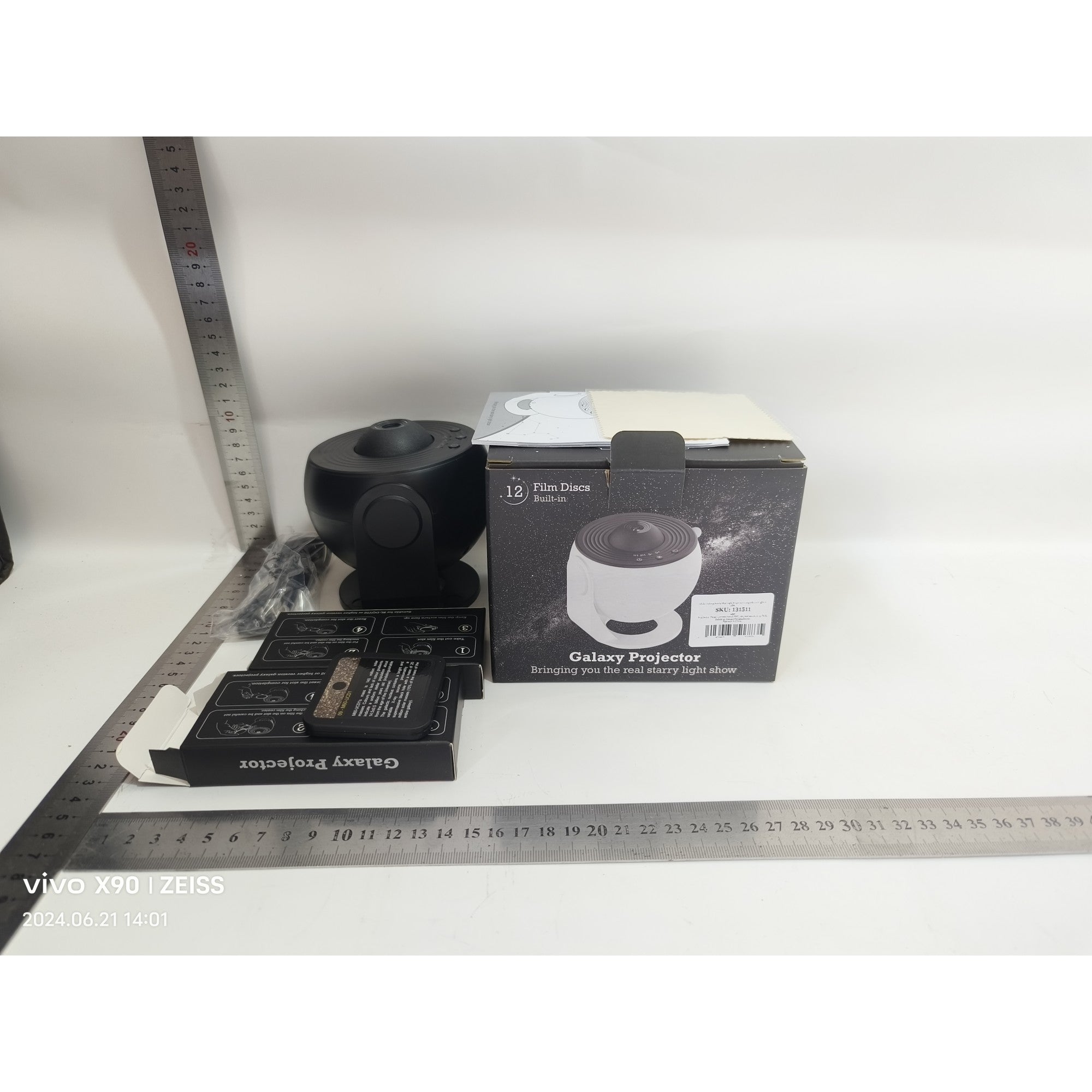 Lampa Tip Proiector Galaxie, pentru Dormitor, Tematica Cer Instelat, Model Glob, HD, Rotire 360 de Grade, 20 de Imagini, Incarcare USB, 10 W, 15x15 cm, Negru