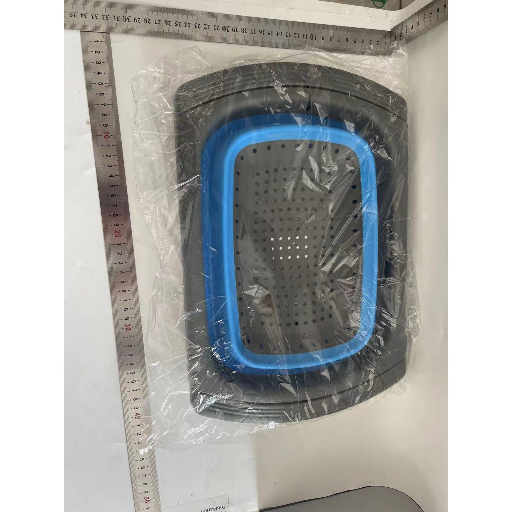 Cos de Scurgere Retractabil pentru Chiuveta, cu Filtru, pentru Fructe si Legume, de Uz Casnic, 39x12 cm, Design Extensibil pana la 61 cm, cu Manere de Prindere, Albastru