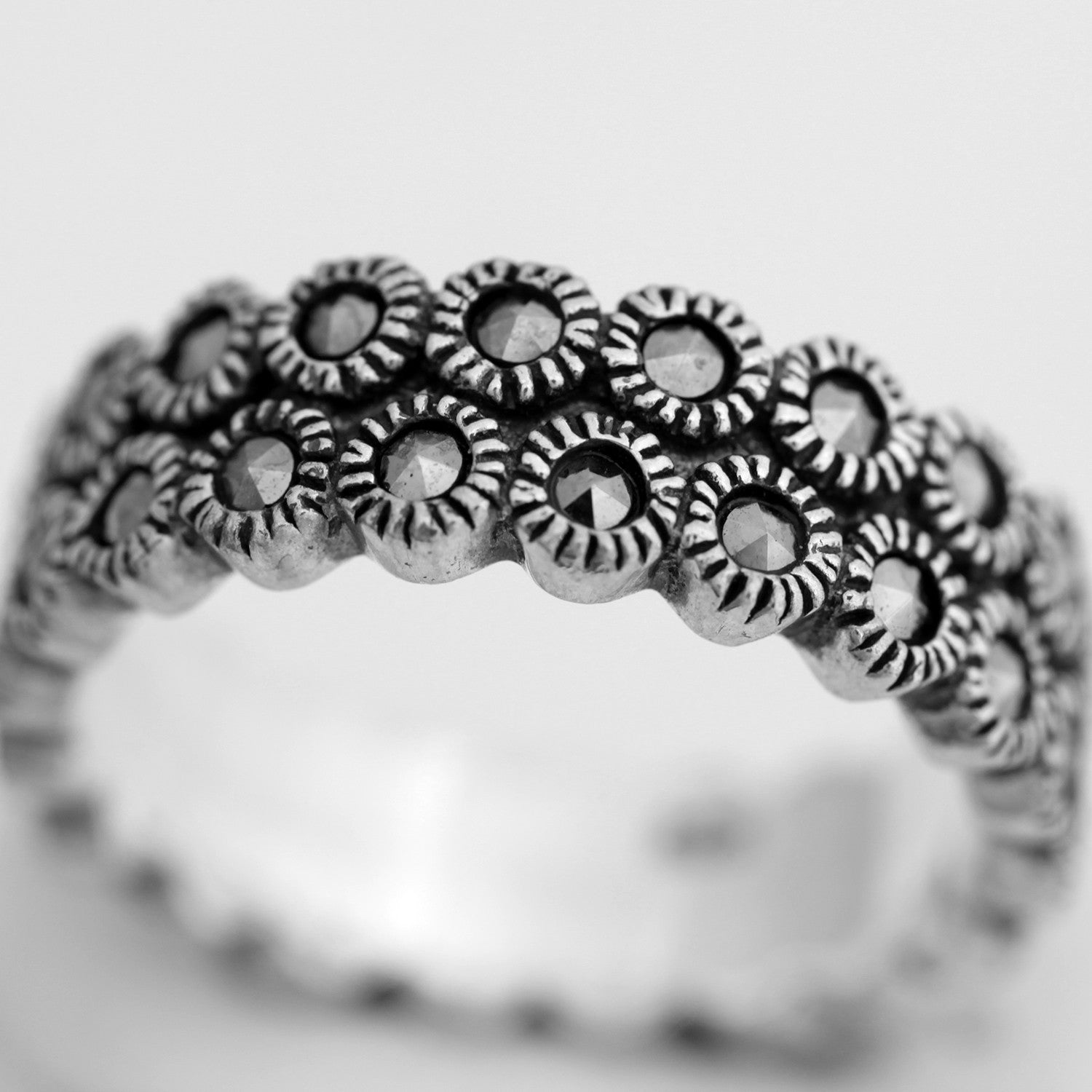 Inel tip verigheta din Argint 925, prevazut cu marcasite, 56 mm