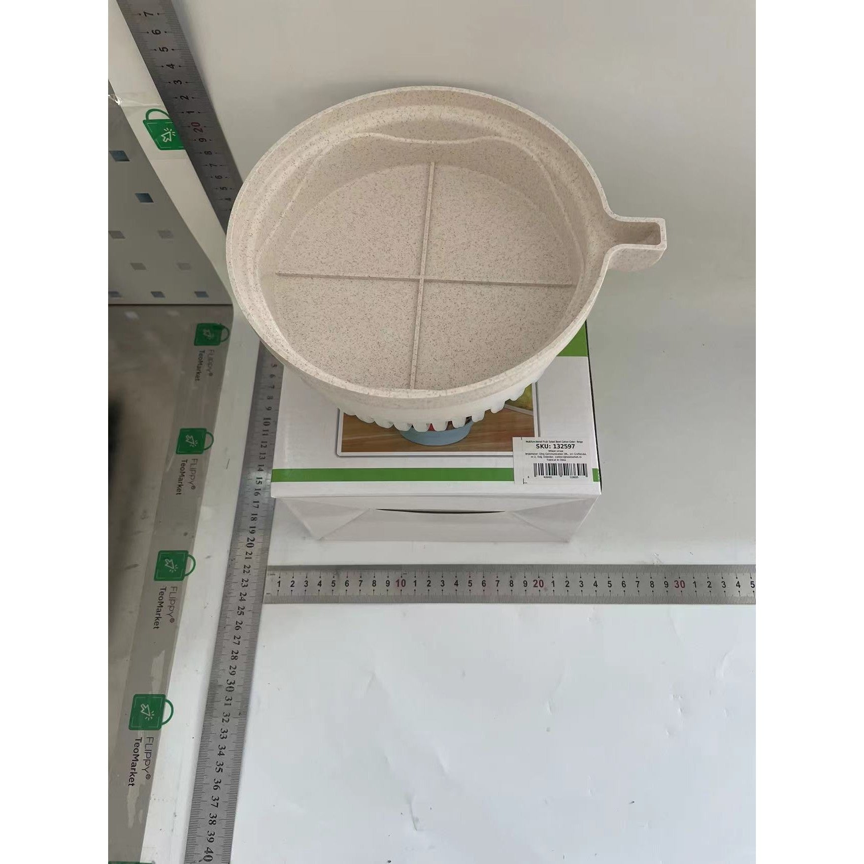 Bol Feliator pentru Salata, Castron Multifunctional pentru Legume si Fructe, pentru Spalat si Taiat Legumele, cu Scurgere si Tocator, Ergonomic, Protectie pentru Maini, 21x18.5x11.5 cm, Alb