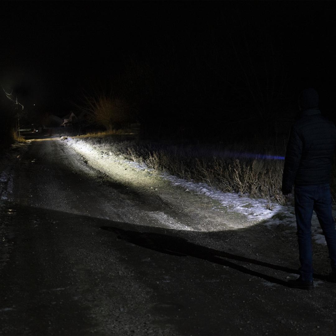Pni Lanterna LED Aluminiu 1000LM 8000MAH (Lanterna Pni Adventure F420 din aluminiu cu LED 1000lm pana la 420m)