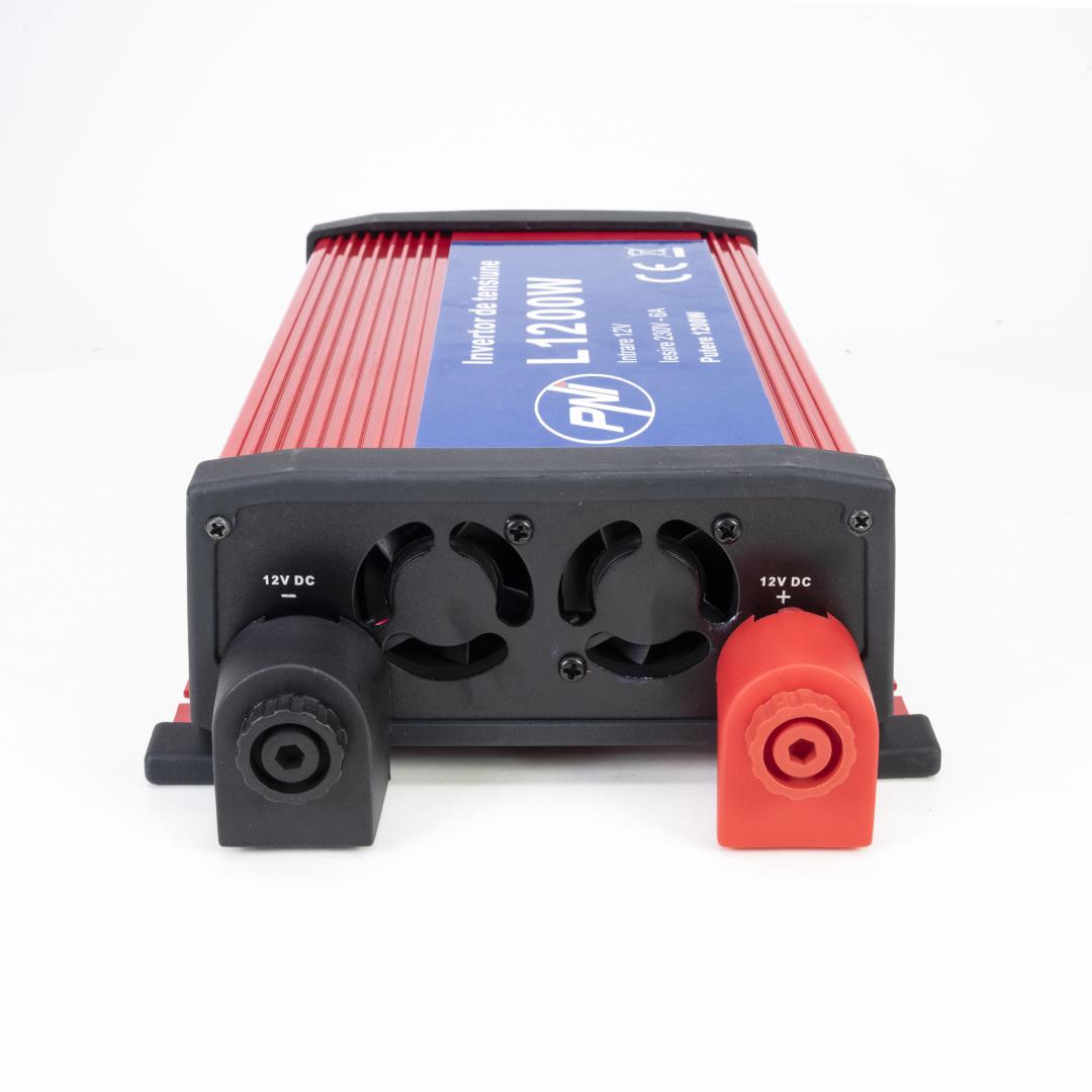 Pni Invertor Tensiune 12V-220V 1200W (Invertor de tensiune Pni L1200W alimentare 12V iesire 230V)