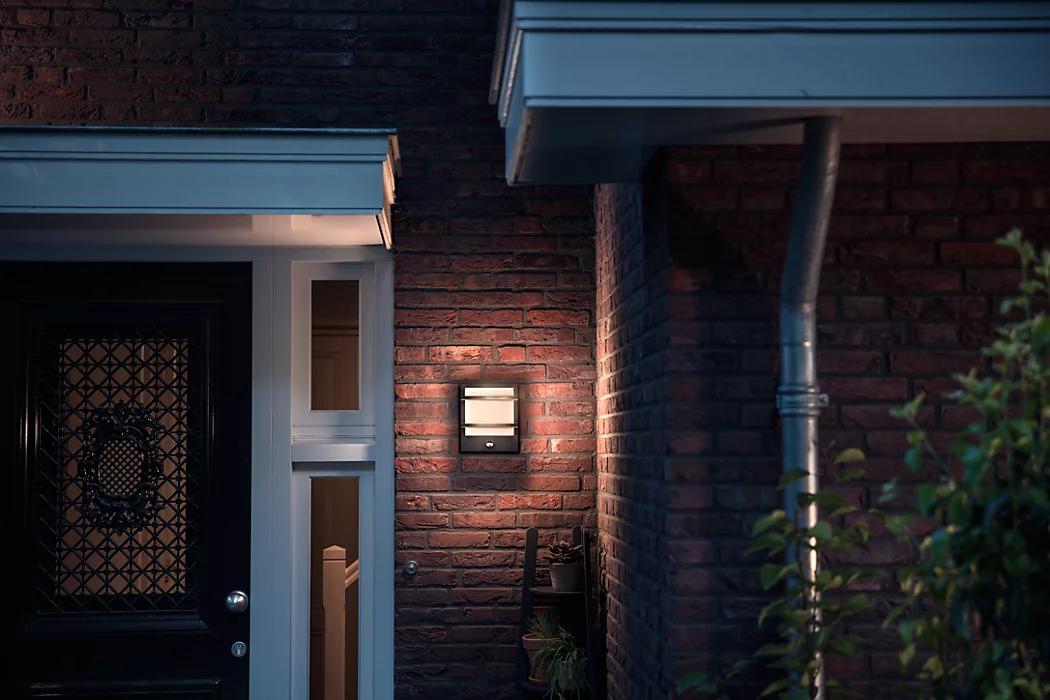 Petronia Ue Wa 3.8W 27K An Hv IR 06 (Aplica LED pentru exterior cu senzor de miscare Philips Petronia)