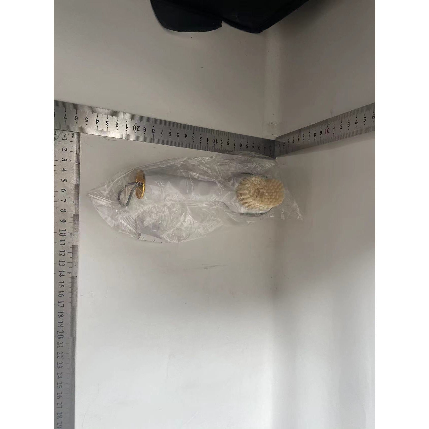 Perie pentru Curatare Incaltaminte cu Recipient pentru Detergent, Perie Multifunctionala pentru Incaltaminte si Lenjerie, cu Peri Moi, Fara Deteriorare, 22x6x4 cm, Culoare Alb