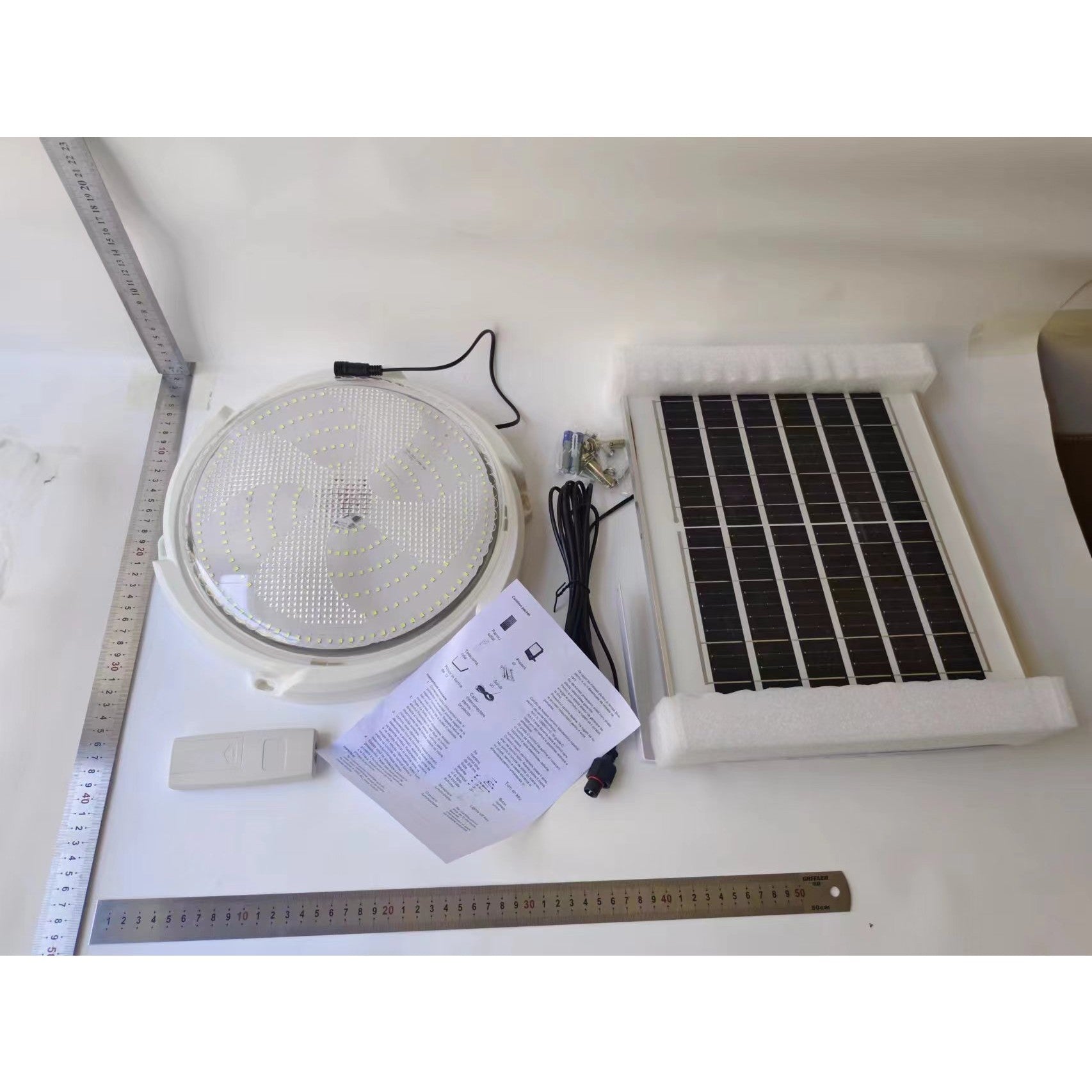 Plafoniera solara, 200 W, diametru 320 MM, cu telecomanda, Lungime prelungitor: 4.6 m, alb rece