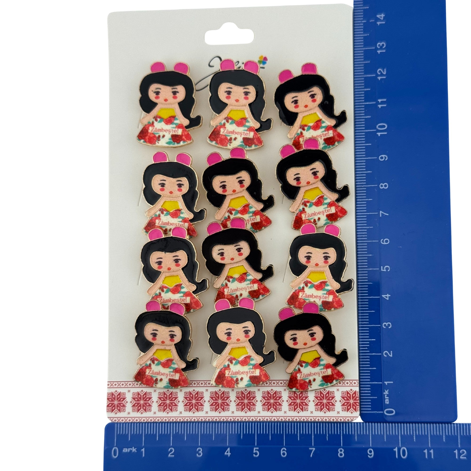 Set 12 Brose Martisor pentru Copii, Model Fetita, cu Mesaj Zambeste, Multicolor
