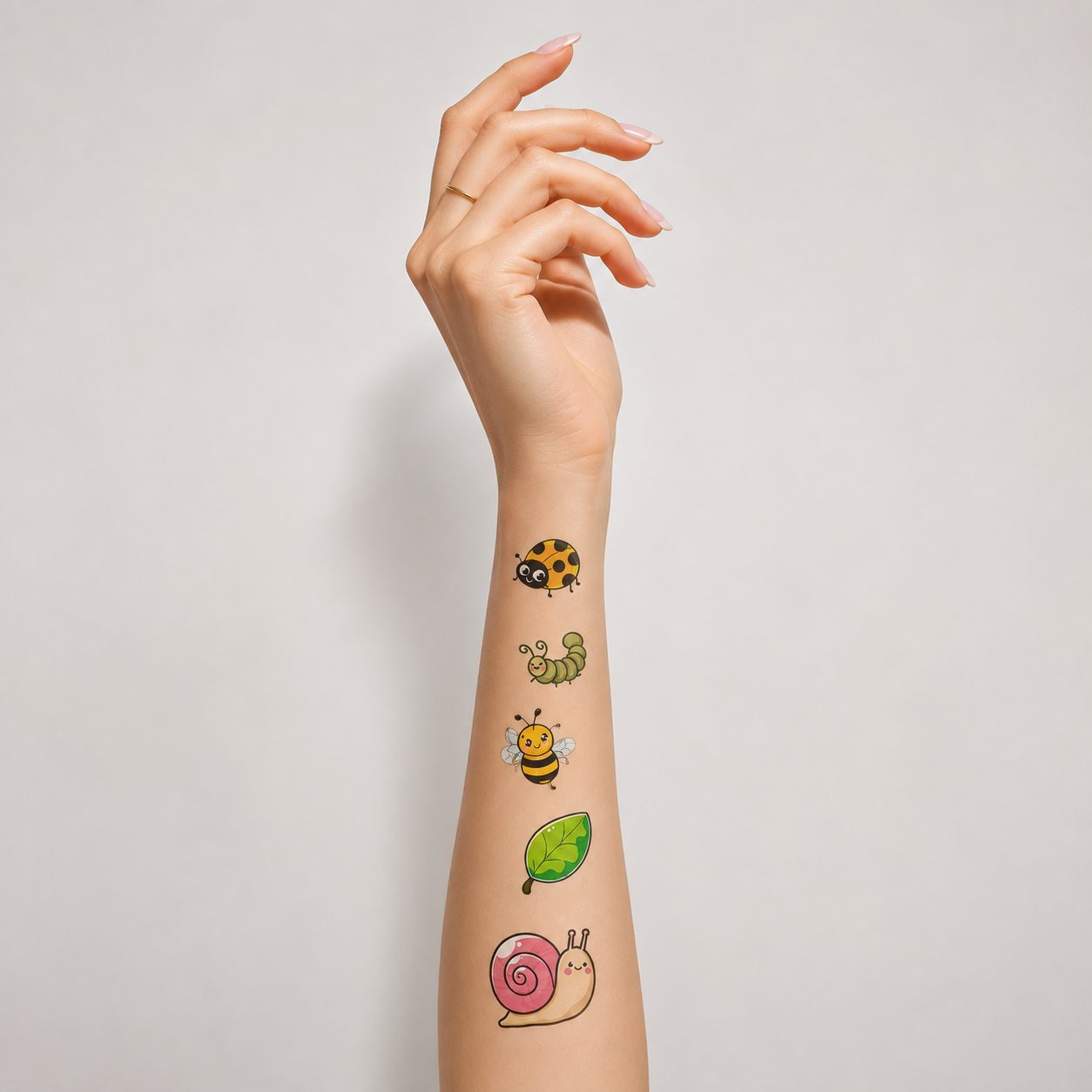 Set Tatuaje Temporare pentru Copii, Modele Cartoon cu Insecte si Natura, Rezistente la Apa, pentru Petreceri si Activitati Creative, Foaie 12 x 6.8 cm, Multicolor