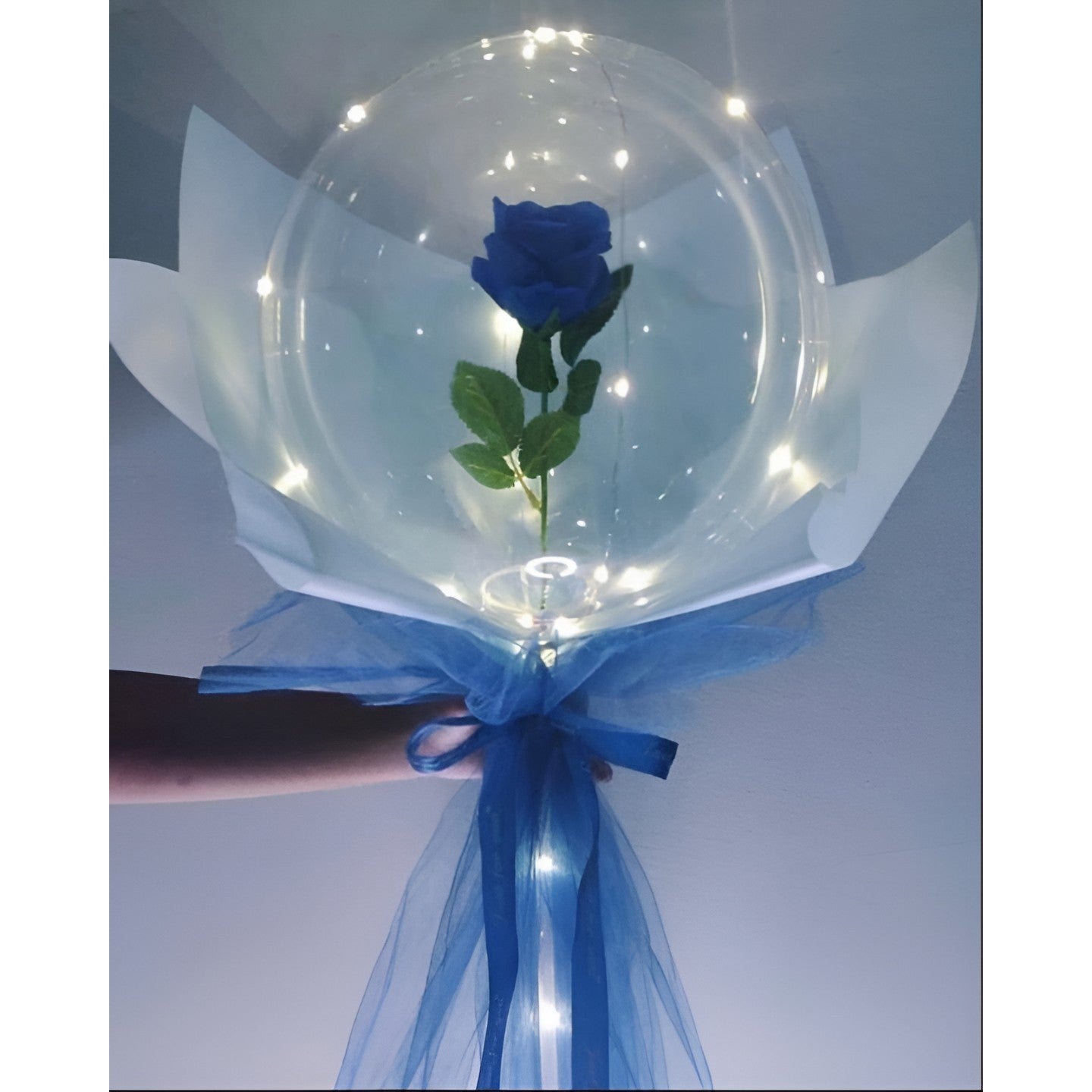 Set Trandafir in Balon LED cu Lumini, Tip Buchet, Diametru 35 cm, Albastru