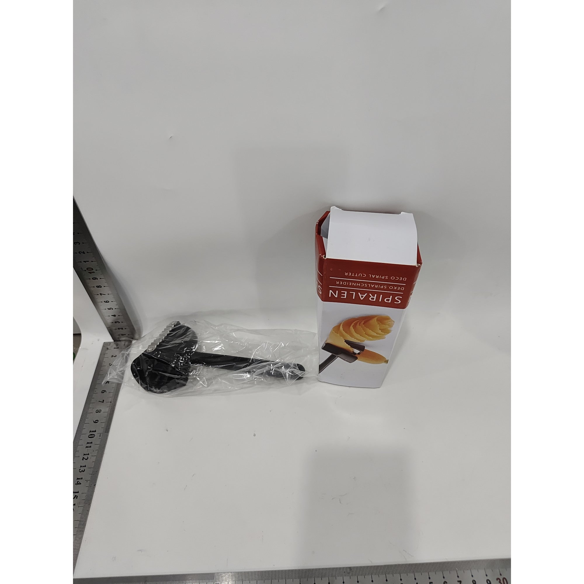 Accesoriu pentru Taiat in Forma de Spirala, Multifunctional pentru Legume, Cutit pentru Spirale, 16x5.5 cm, Negru