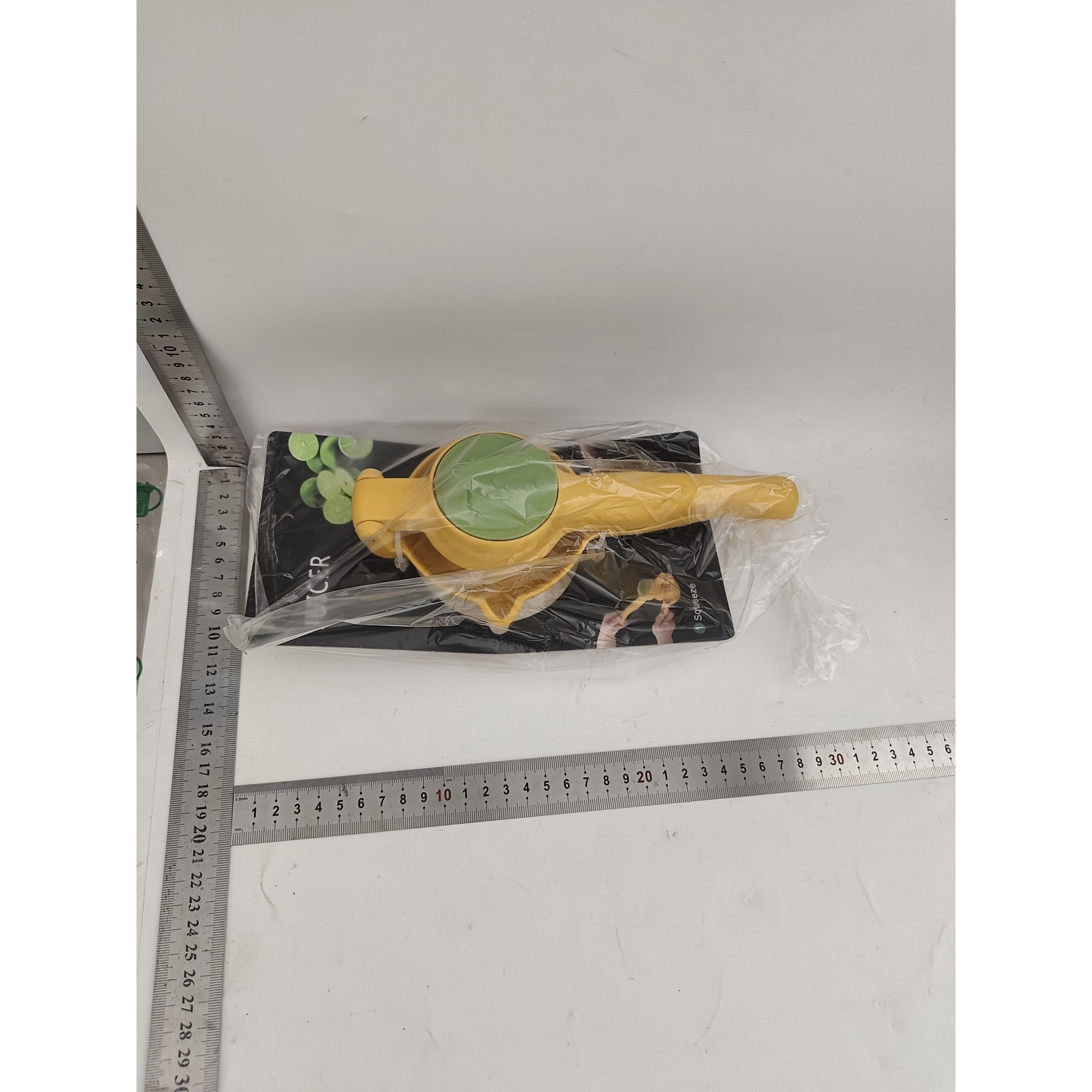 Storcator manual citrice, pentru lamai, portocale, cu actiune dubla, usor de utilizat, material ABS rezistent, 8x10x22 cm, Galben