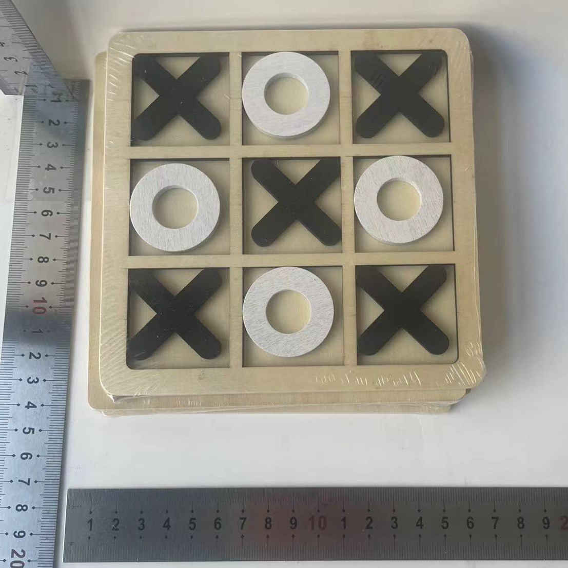 Jucarie Montessori Tic Tac Toe, Educativa, Interactiva, din lemn, X si O, 9 Piese, 14.3x14.3 cm, Negru Alb
