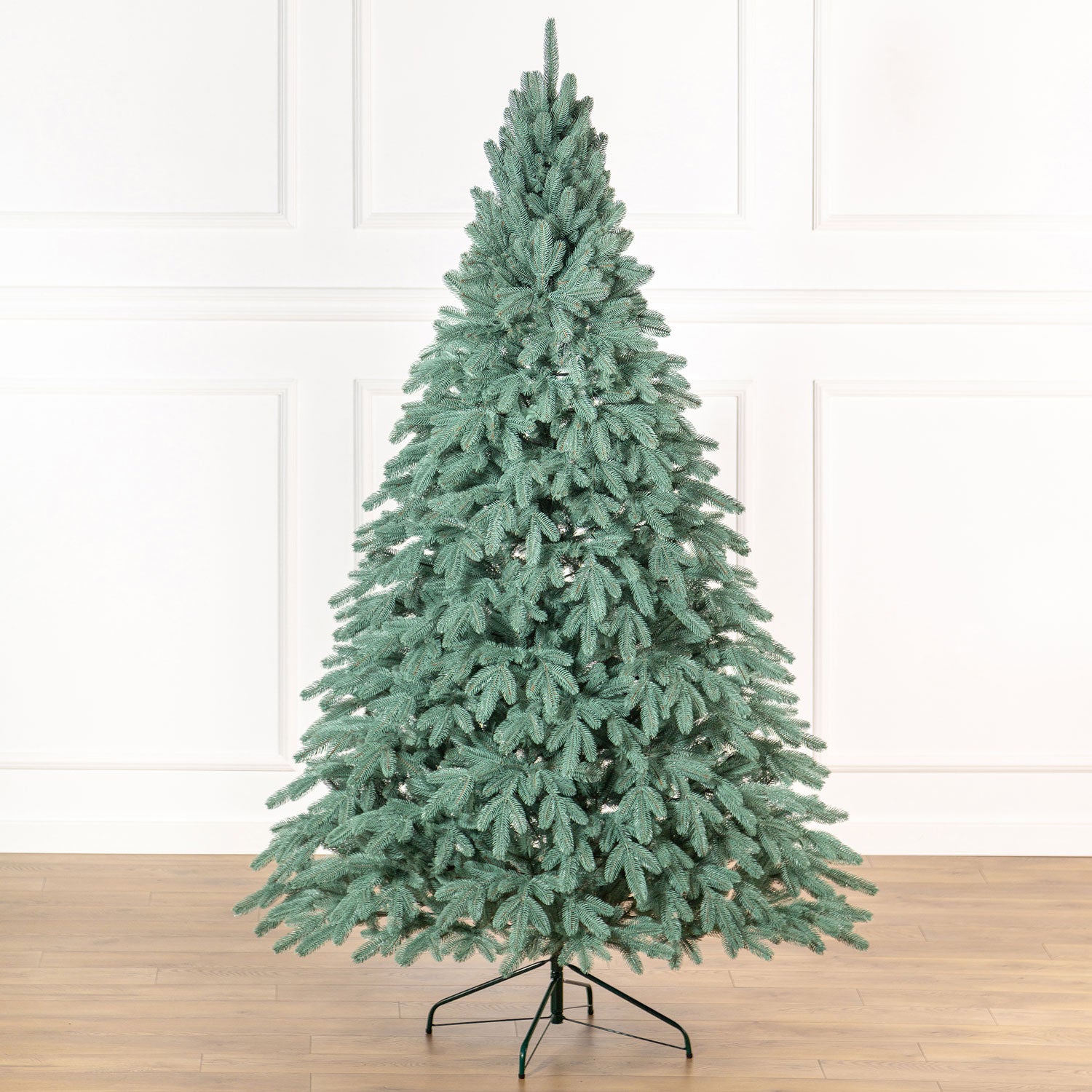 Brad artificial Christmas Deluxe by Sersimo, Laponia Select argintiu, integral 3D, 210cm