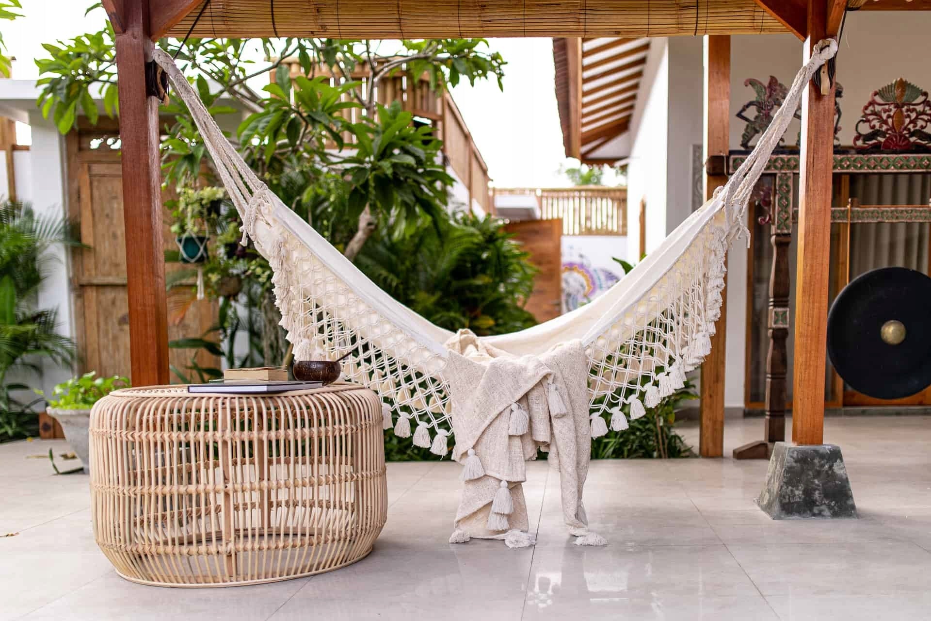 Hamac doua persoane cu franjuri si 2 perne, 200kg, 200×150 cm, bej