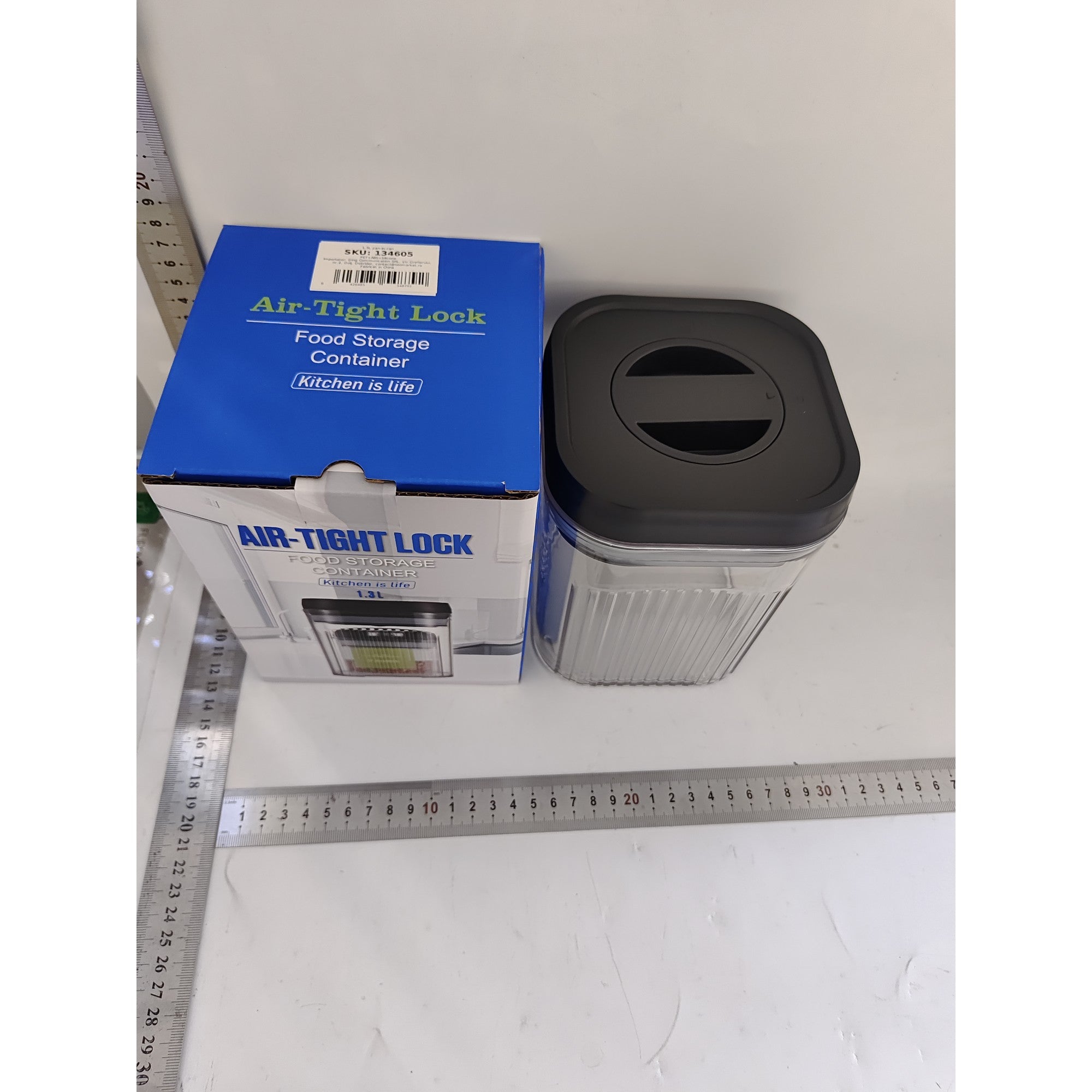 Cutie de Depozitare Alimente, tip Container, 1.3L, Recipiente pentru Cereale in Bucatarie, Transparente cu Capac Negru