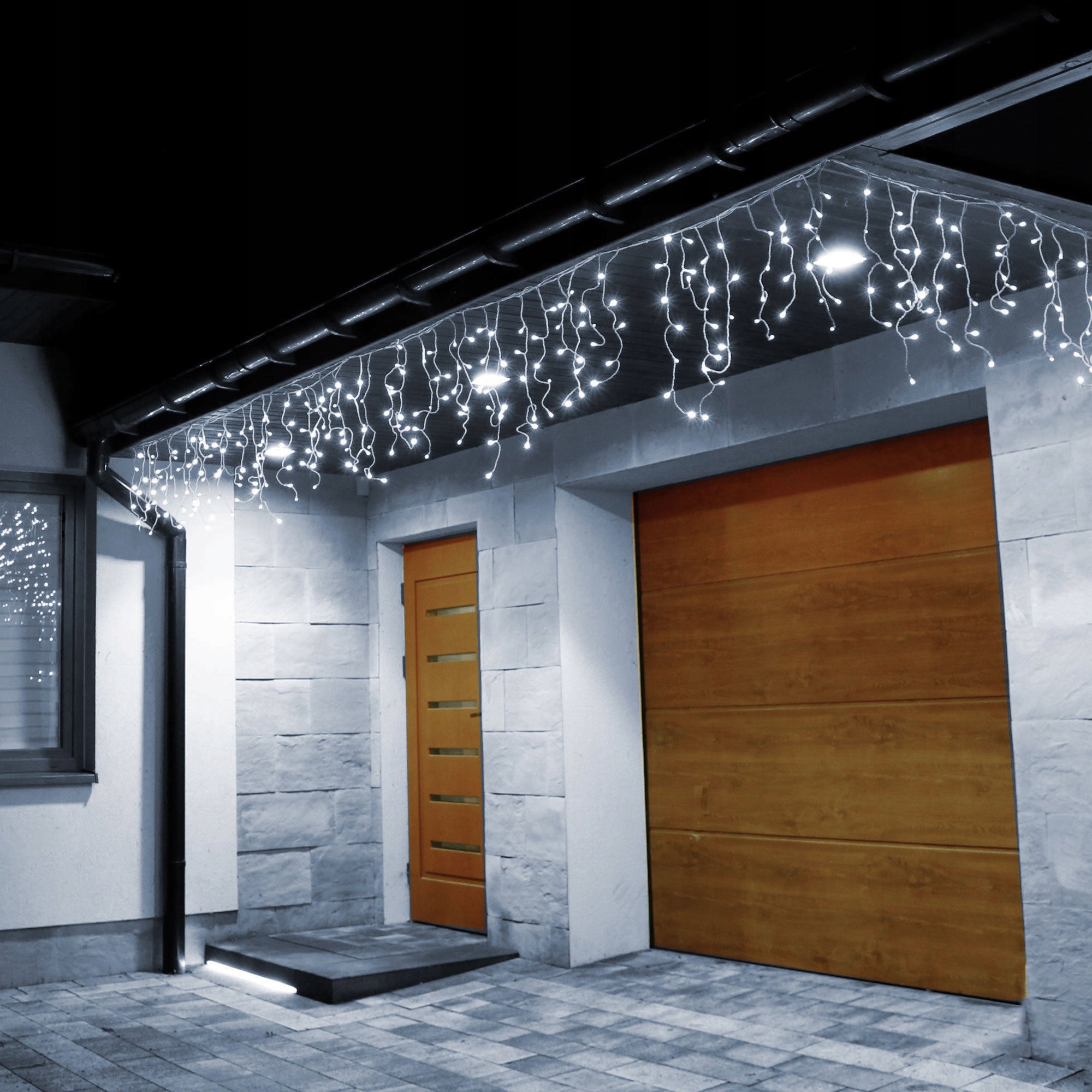 Ghirlanda luminoasa tip perdea 300 LED-uri, 12m, pentru interior/exterior, iluminare alba