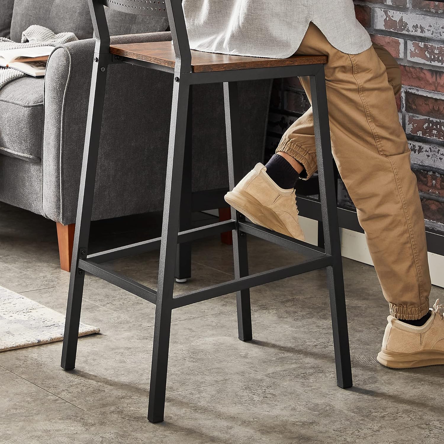 VASAGLE Set 2 scaune de bar, inalte cu spatar, cadru metalic, sezut MDF, industrial, 51x43x97cm, maro rustic si negru