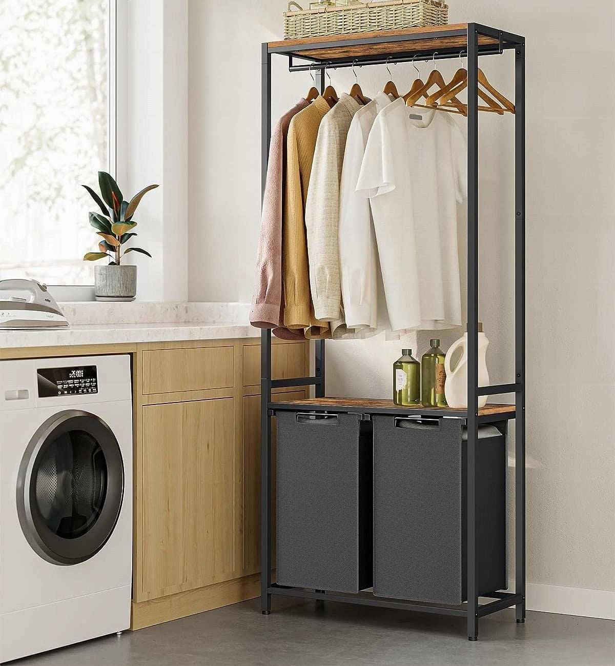 VASAGLE Cos de rufe, 2 compartimente, saci de rufe detasabili, 2 rafturi, tija umerase, 2x46L, 73x33x177cm, maro rustic