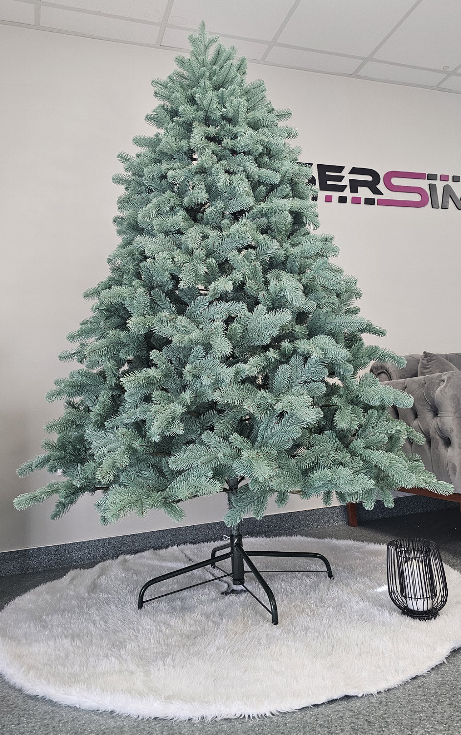 Brad artificial Christmas Deluxe by Sersimo, Kovalivska argintiu, 3D, 210 cm