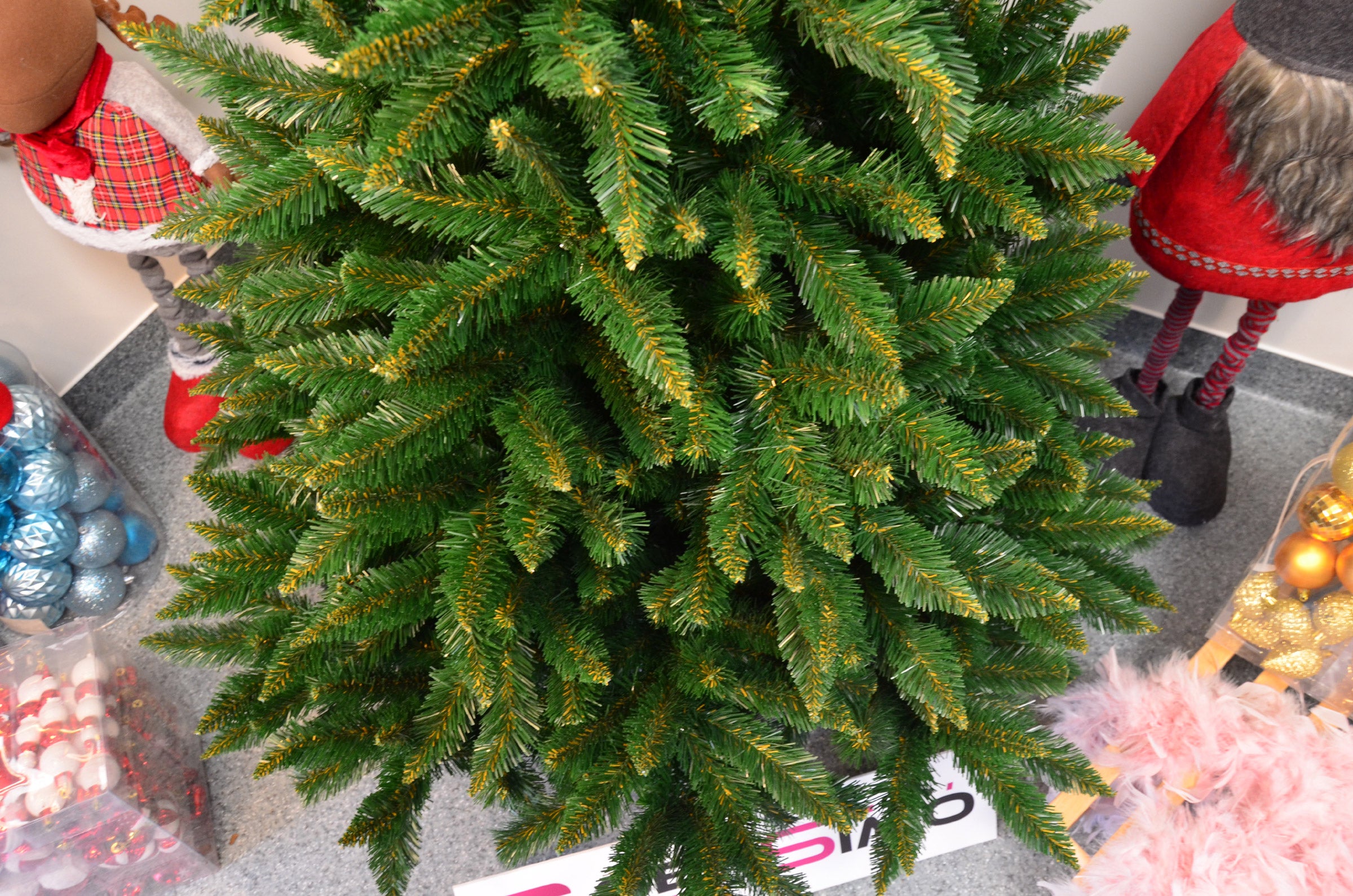 Brad artificial Christmas Deluxe by Sersimo, Himalaya, 180cm