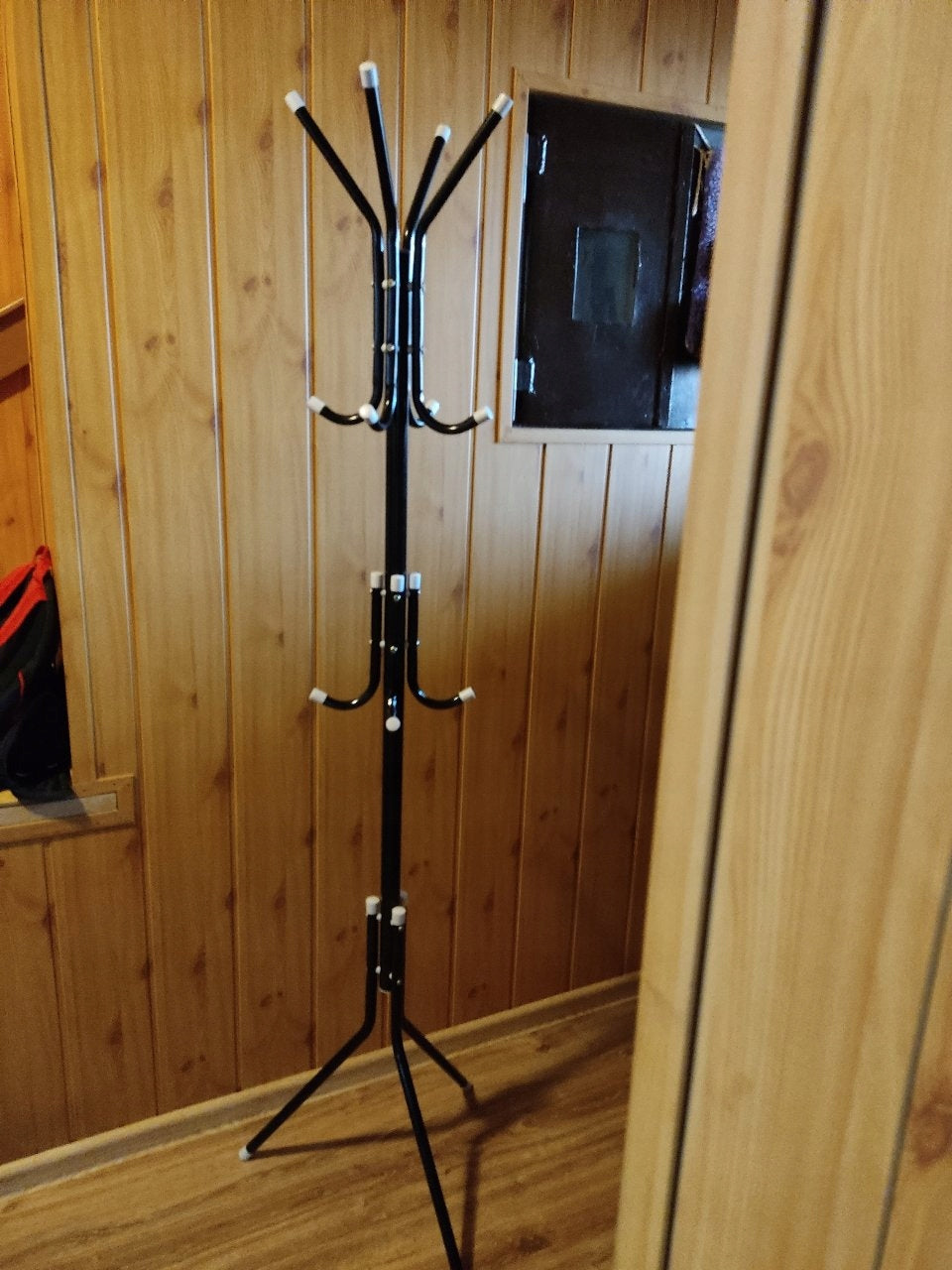 Cuier tip pom metalic Sersimo, 12 agatatoare, 177cm, negru