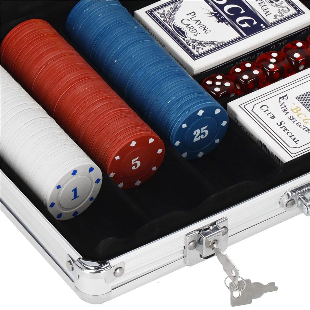 Set de Poker Complex cu 300 de jetoane, 2 seturi de carti, 5 zaruri, in servieta aluminiu