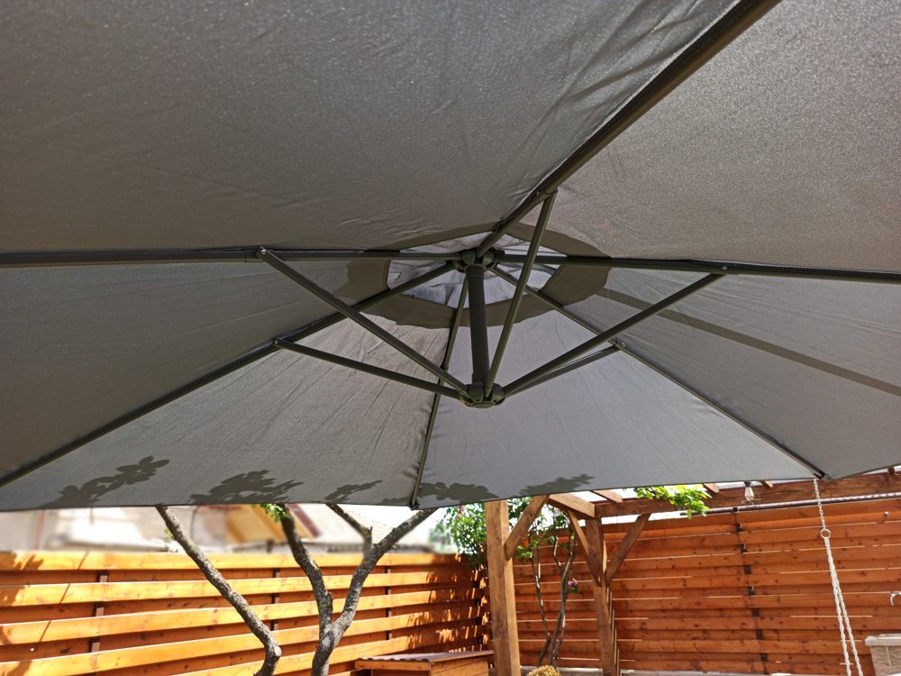 Umbrela suspendata cu brat lateral 300cm, GRI tip lalea