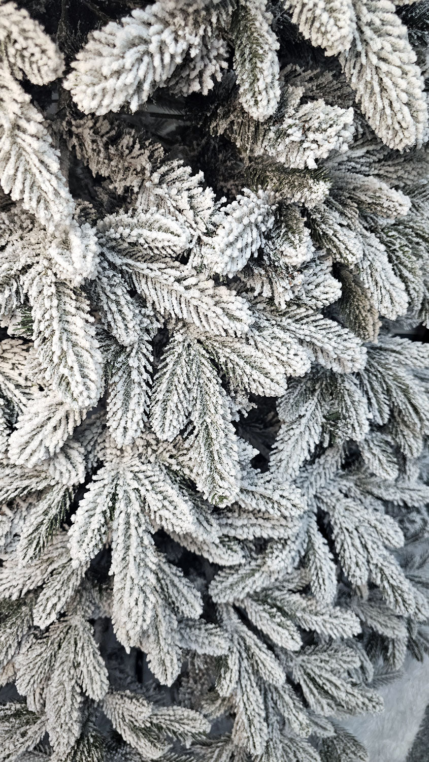 Brad artificial Christmas Deluxe by Sersimo, Global nins, mix 2D+3D, 230cm