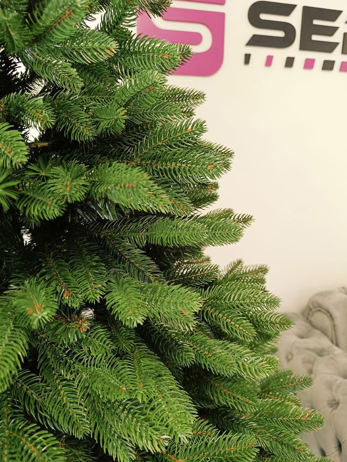 Brad artificial Christmas Deluxe by Sersimo, Belgia, 2D+3D, 210cm