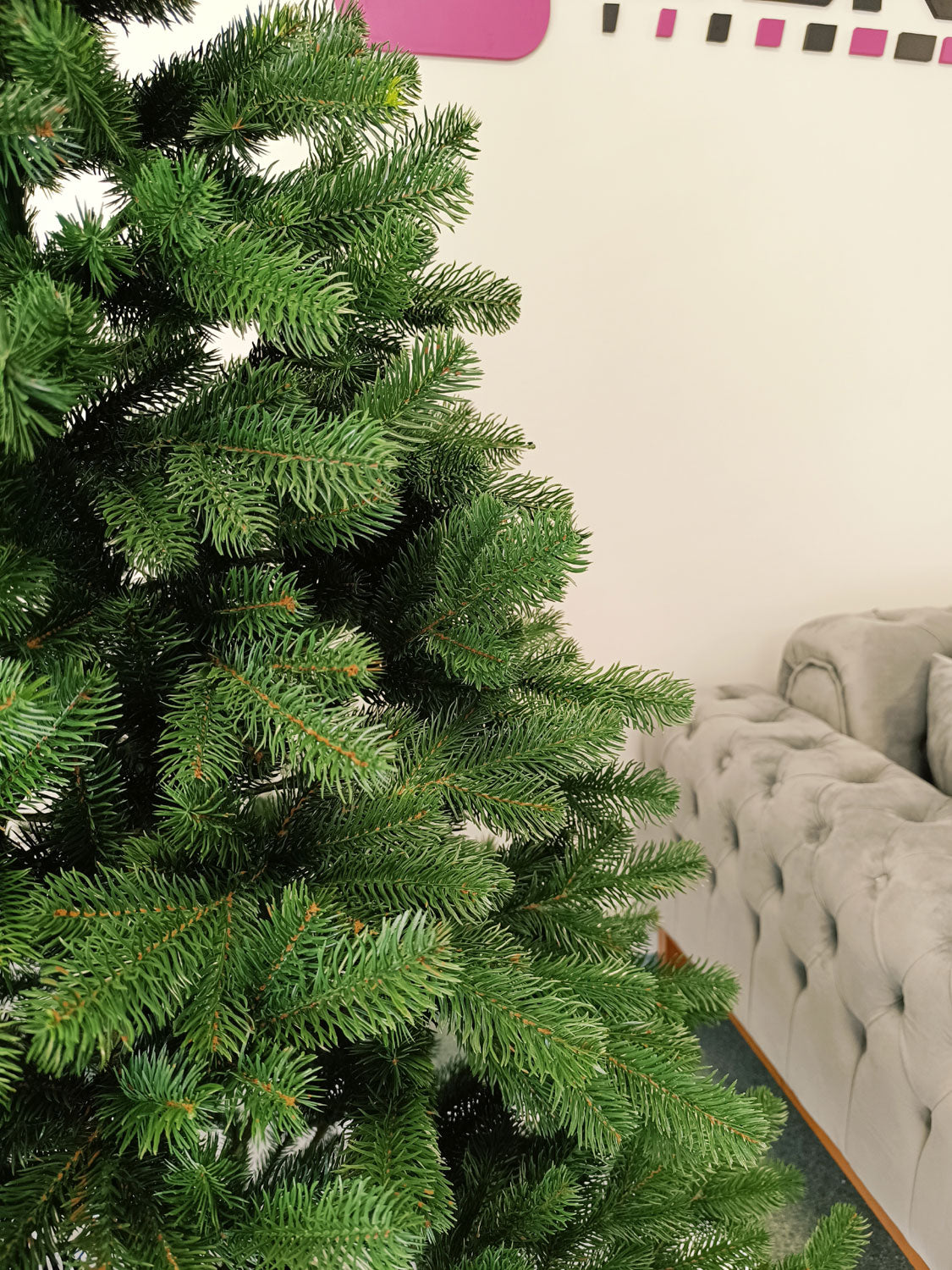 Brad artificial Christmas Deluxe by Sersimo, Kovalivska verde, 3D, 180cm