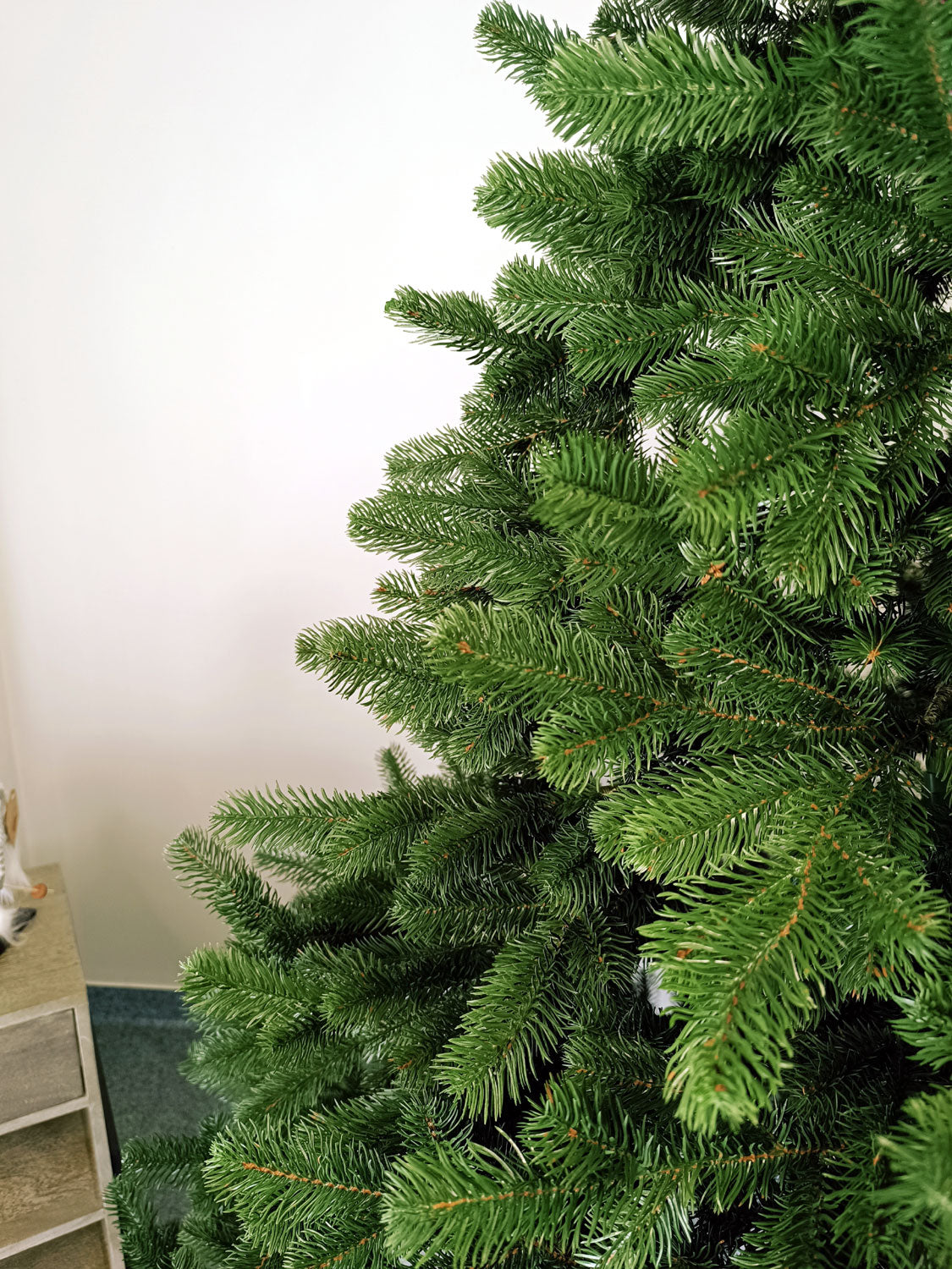 Brad artificial Christmas Deluxe by Sersimo, Kovalivska verde, 3D, 250cm