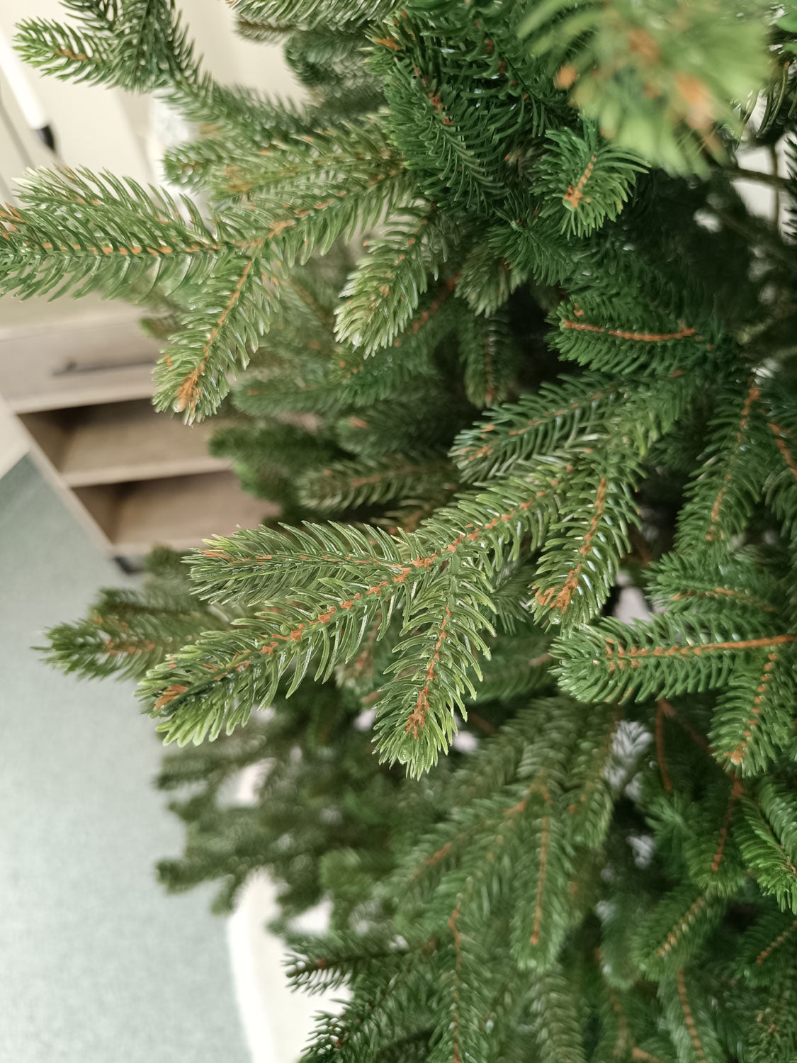 Brad artificial Christmas Deluxe by Sersimo, Viena verde, 3D, 210cm
