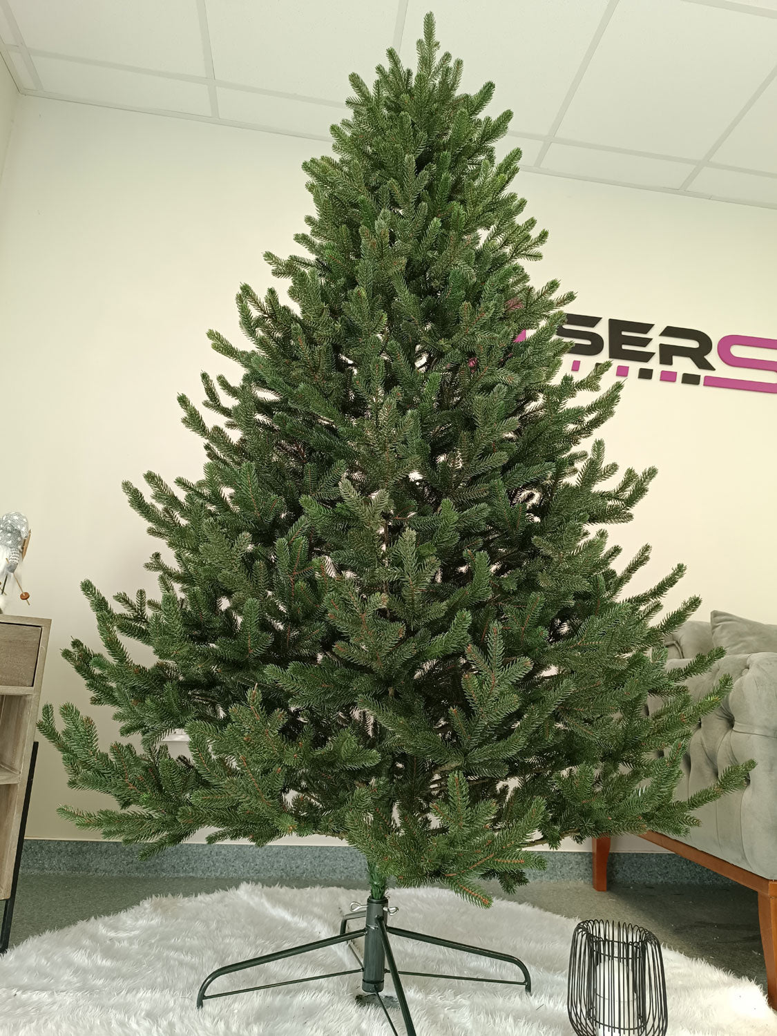 Brad artificial Christmas Deluxe by Sersimo, Viena verde, 3D, 210cm