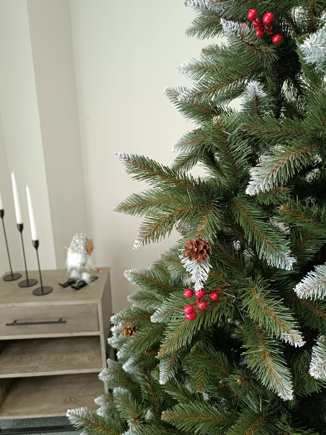 Brad artificial Christmas Deluxe by Sersimo, Frasin de Munte, 2D, 220cm