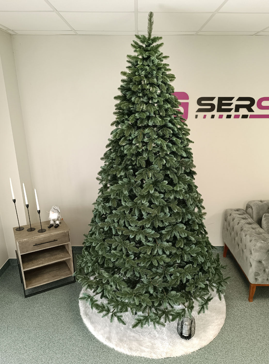 Brad artificial Christmas Deluxe by Sersimo, Canada argintiu, 3D, 230cm