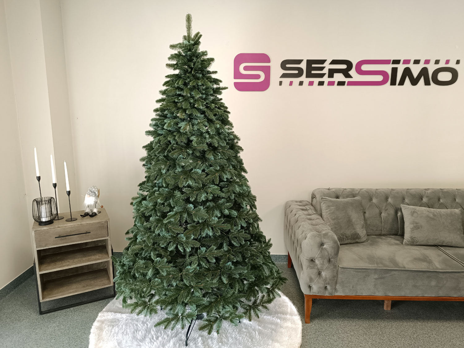 Brad artificial Christmas Deluxe by Sersimo, Canada argintiu, 3D, 210cm